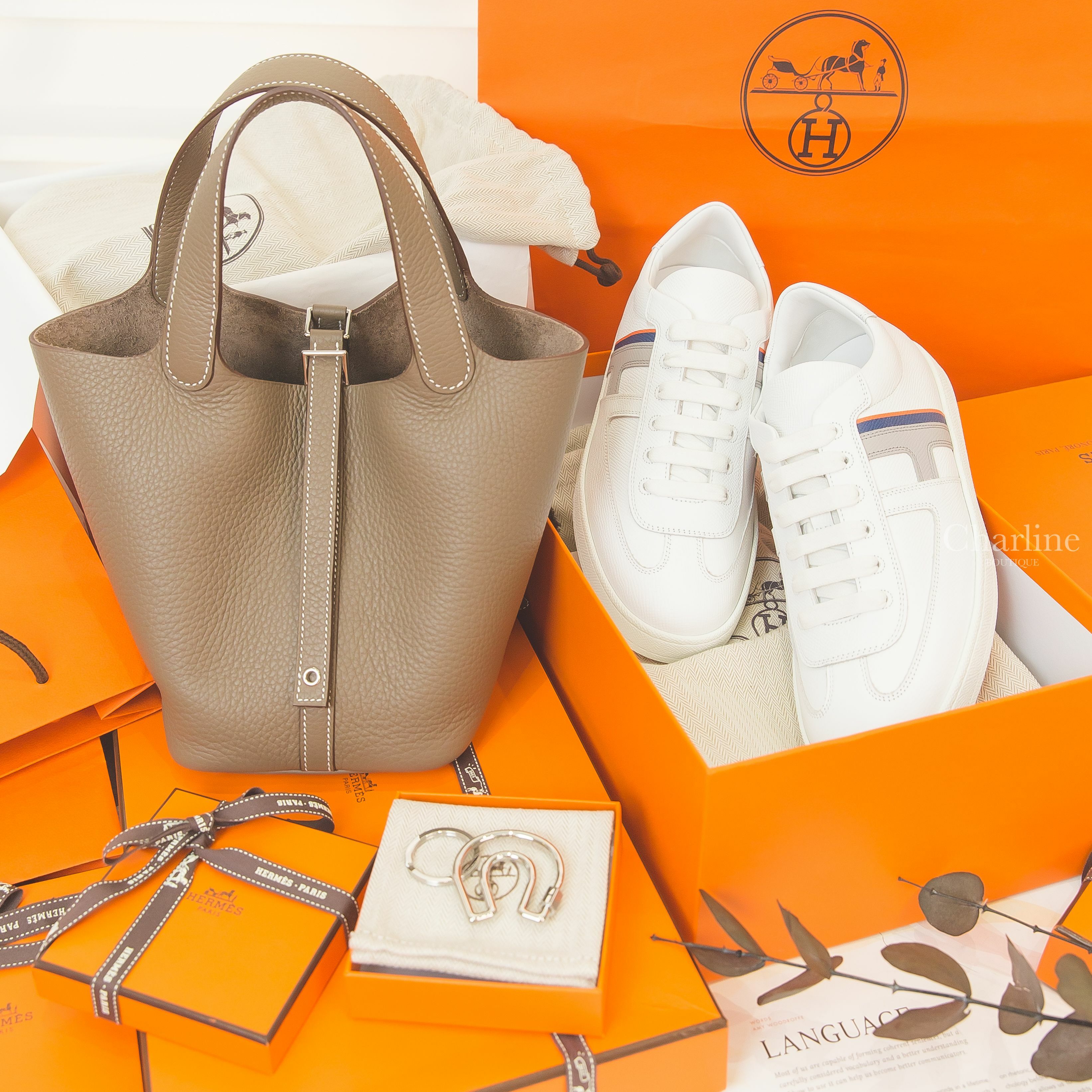 Hermès Picotin Lock 18cm 18 Etoupe Taurillon Clemence B刻大象灰銀釦小型提把水桶包,Key Ring 銀色簍空馬蹄黑色H字樣不銹鋼鑰匙圈-Charline Boutique 精品代購