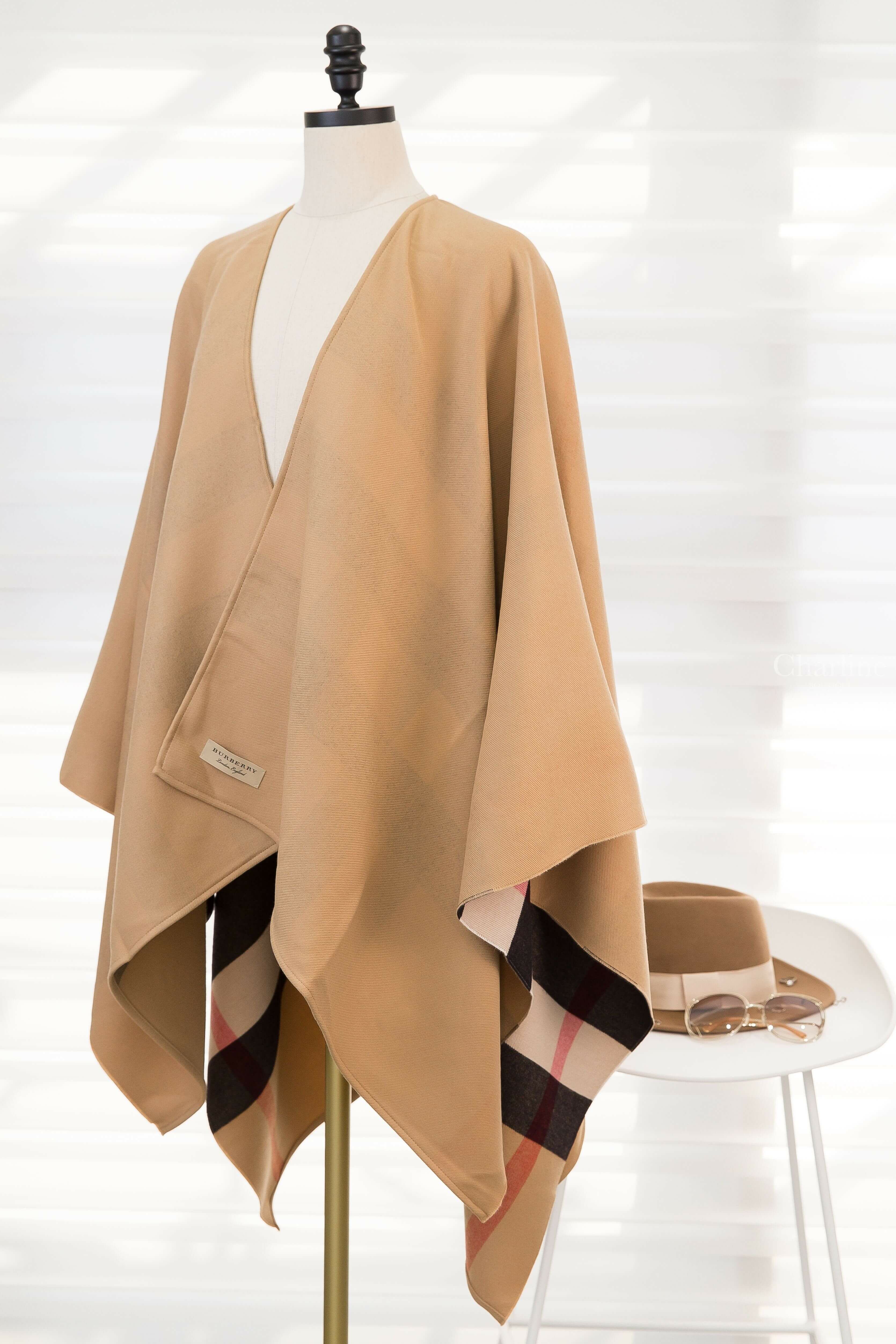Burberry Wool Cape 駝色雙面羊毛經典米色紅黑白格紋斗篷披肩-Charline Boutique 精品代購