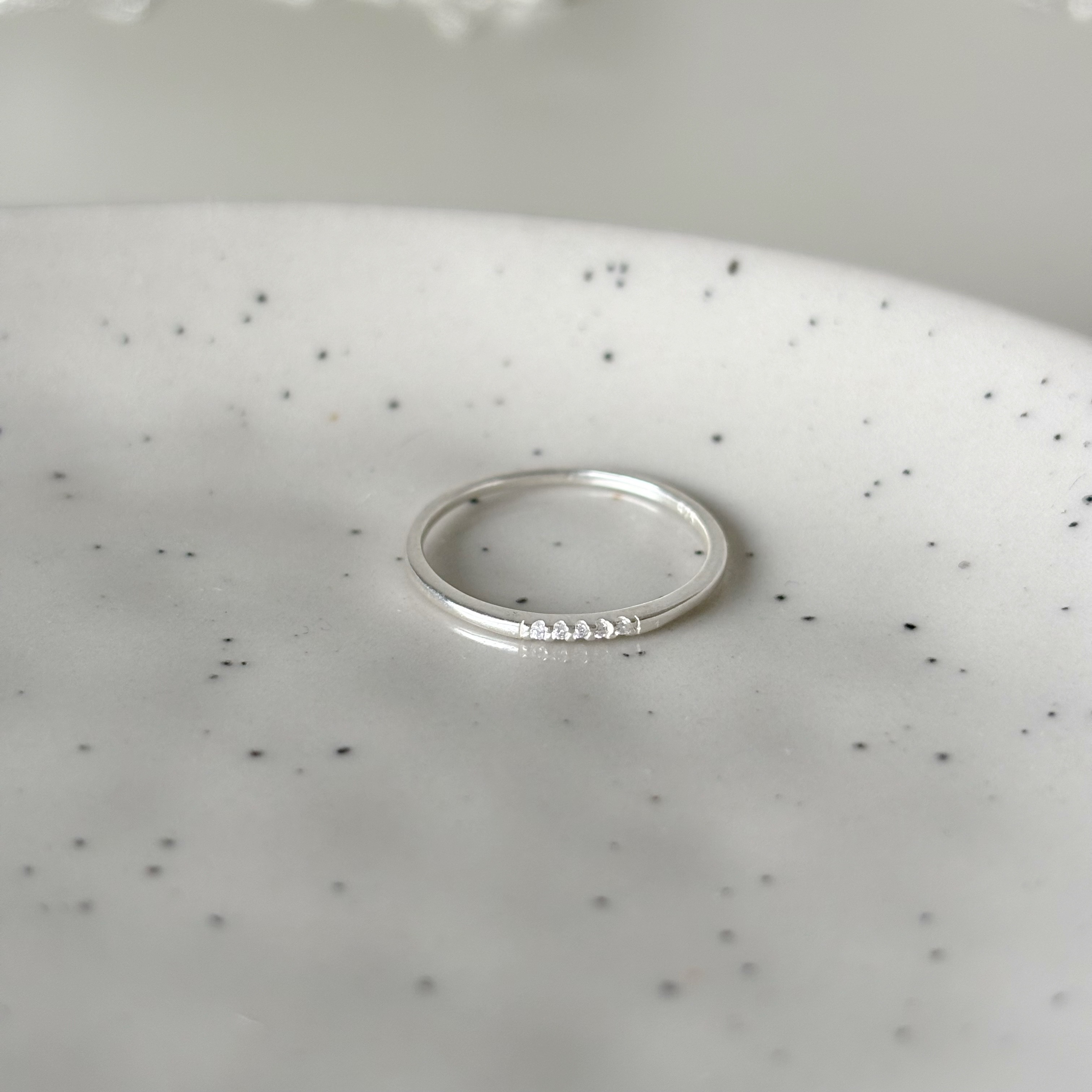 小排鋯石細戒-銀