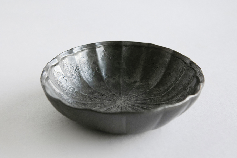 河合竜彦さん　輪花鉢M 河合竜彦 足つき杯 輪花 ｜くらすこと公式オンラインストア 河合竜彦