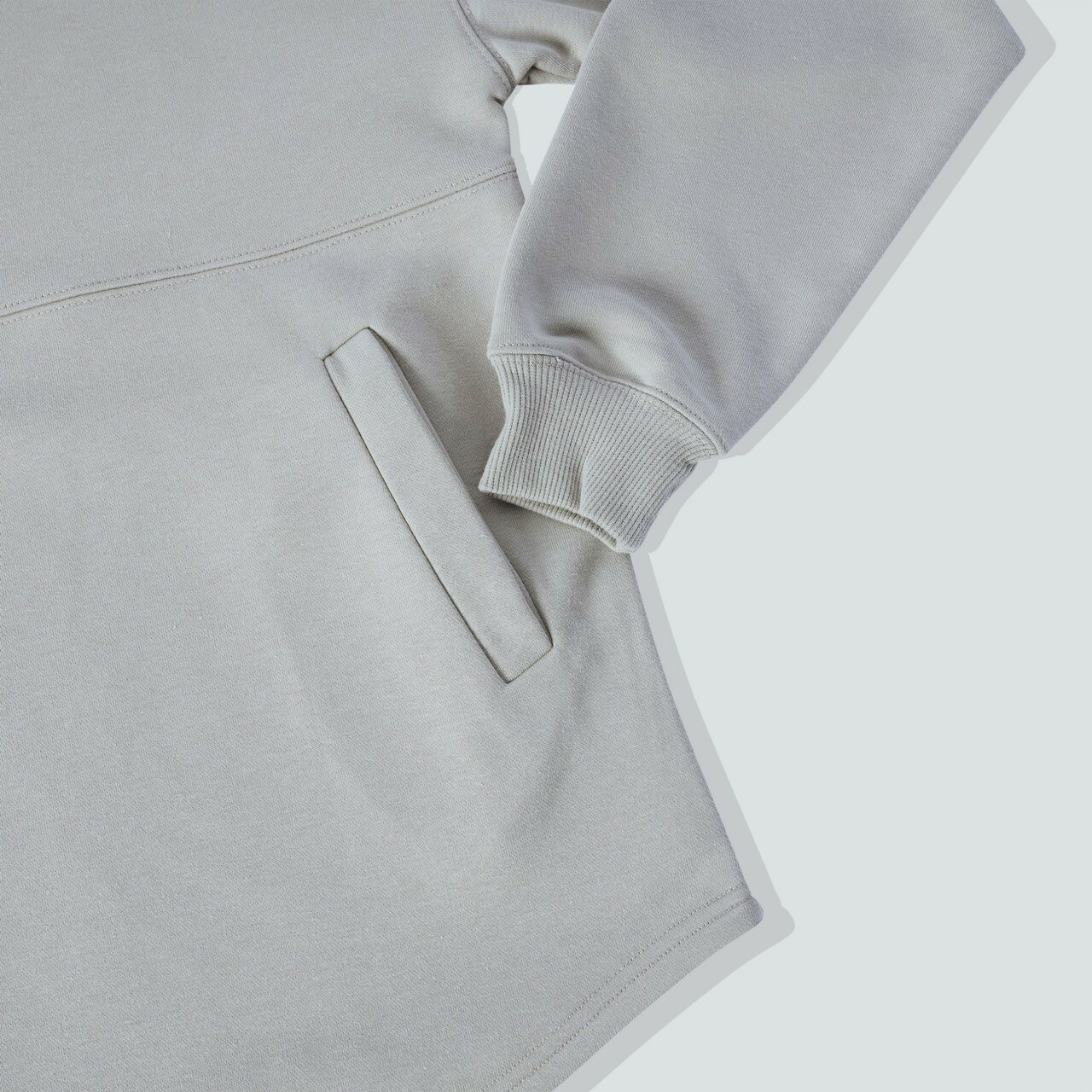 #139 極厚磅下擺圓弧口袋大學T袖口及口袋細節照