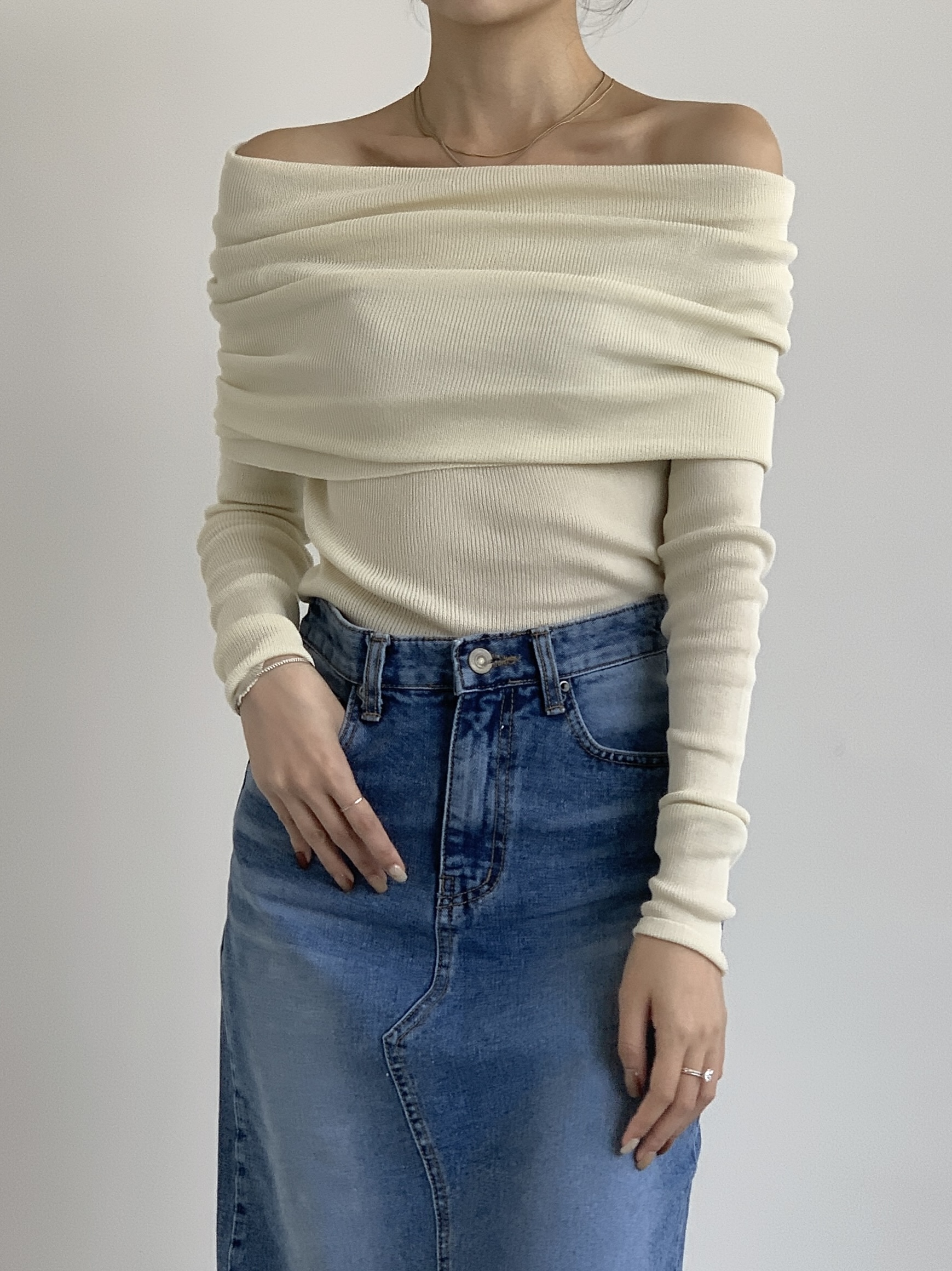 Off-shoulder Stretchy Top