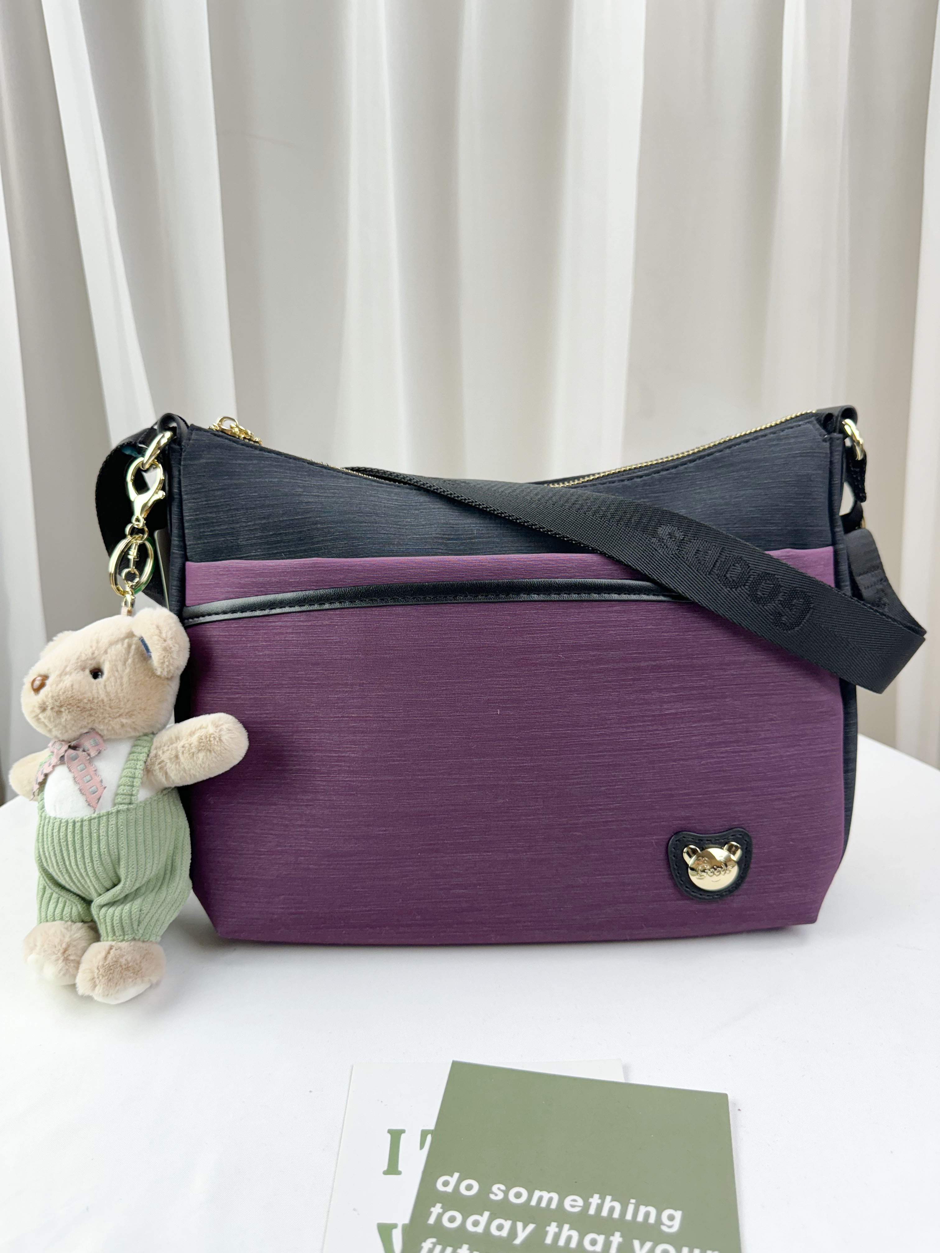 GOODS 黑紫拼色防潑水側背包#2638