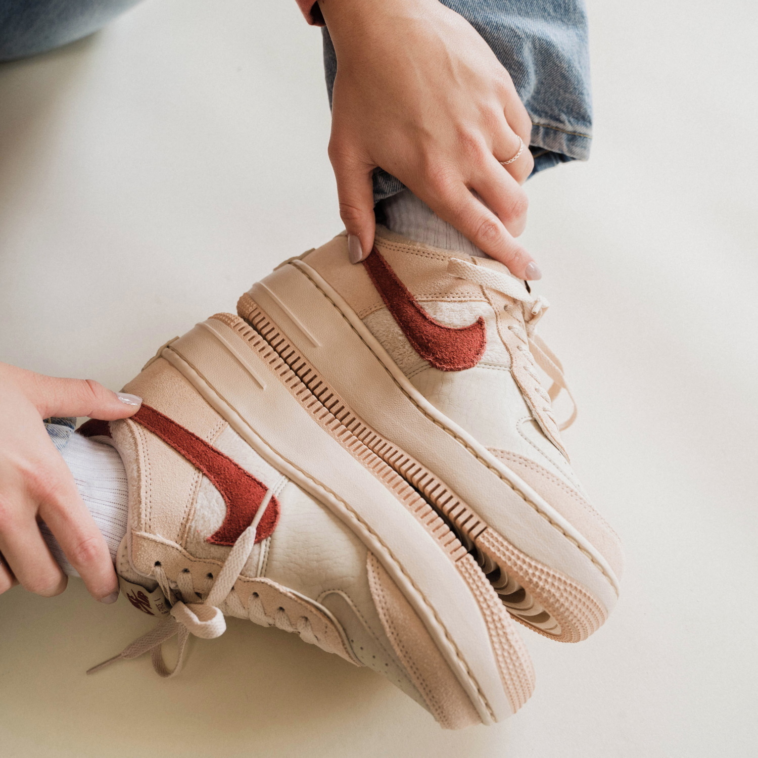 Nike Air Force 1 Shadow 草莓牛奶 絨毛 紅勾 AF1 DZ4705-200