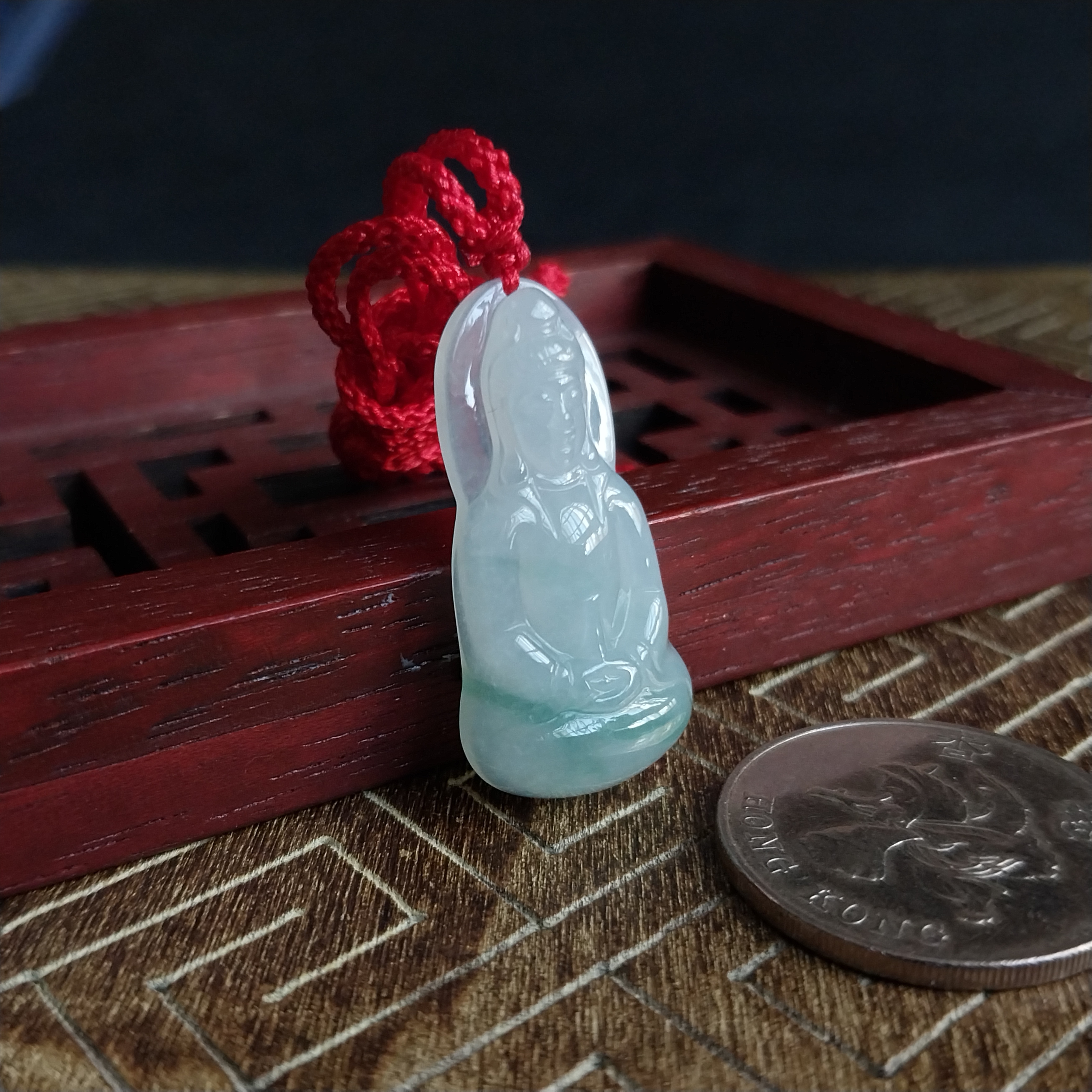 J2241 冰白飄綠小觀音吊墜