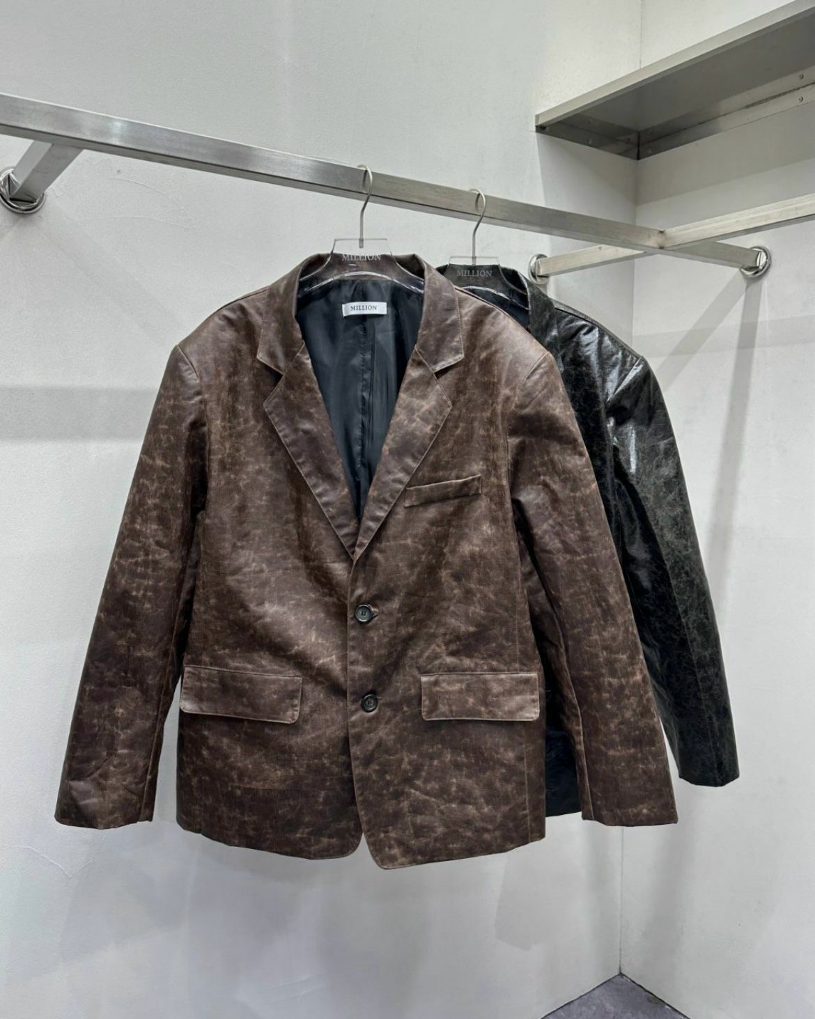 淨色暗裂紋合成皮西裝褸 Million-012JK