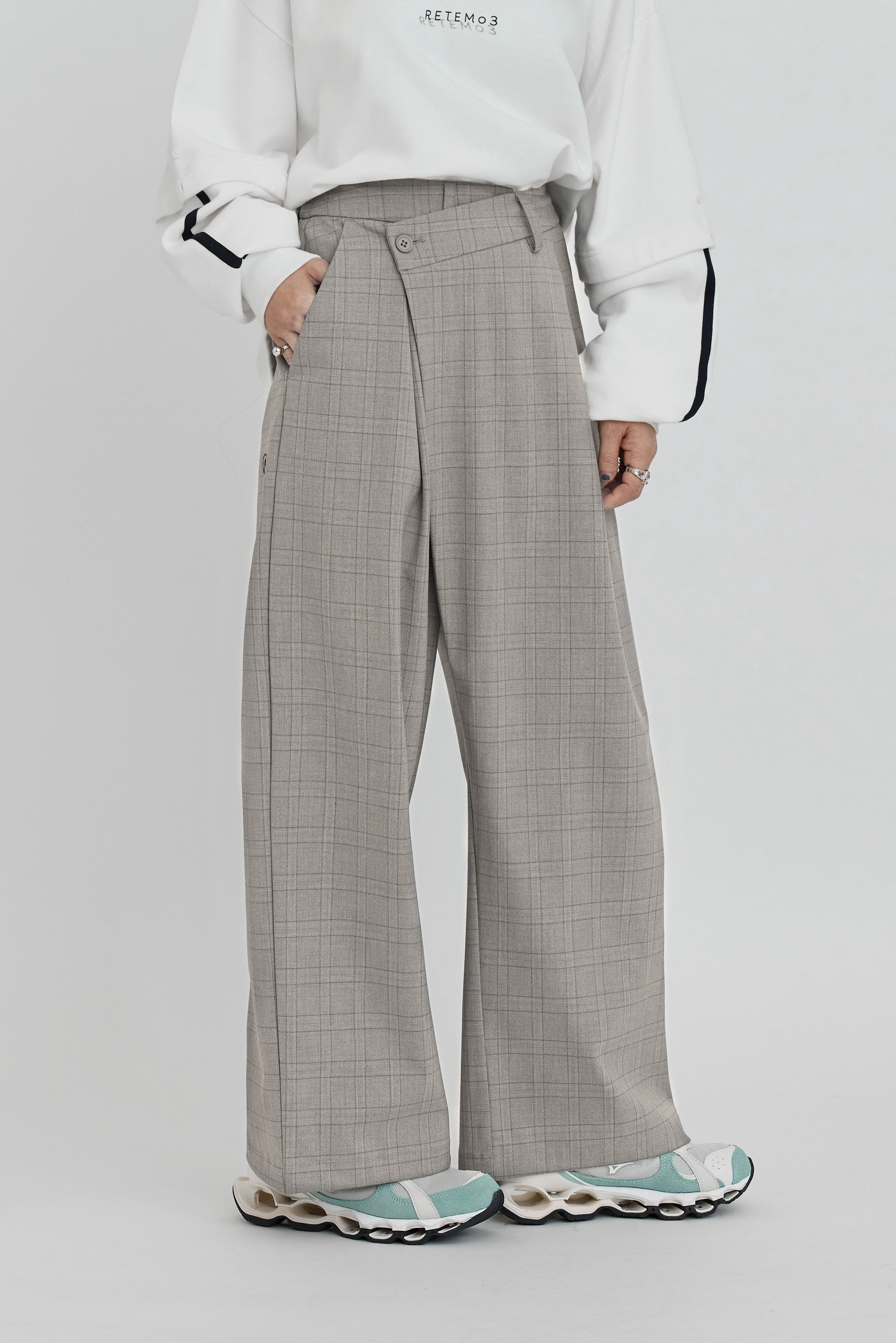 Cross-Over Waist Trousers | Plaid Light Gray