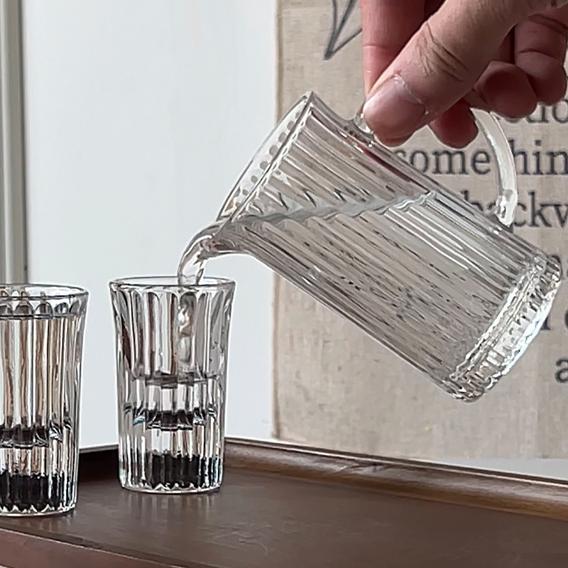 《3447》簡約透明玻璃豎紋分酒壺+四杯