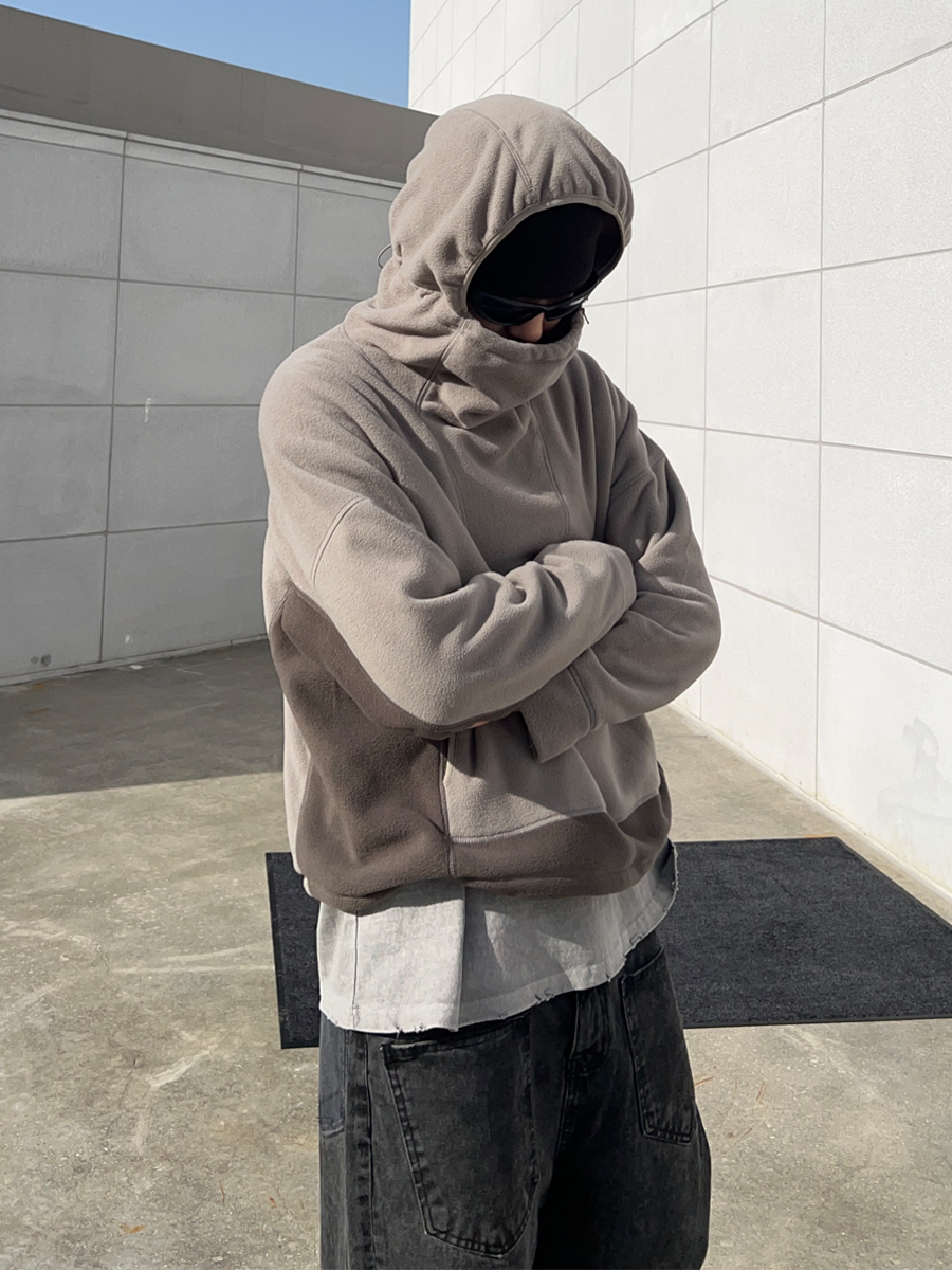 巴拉克拉瓦絨布連帽T恤