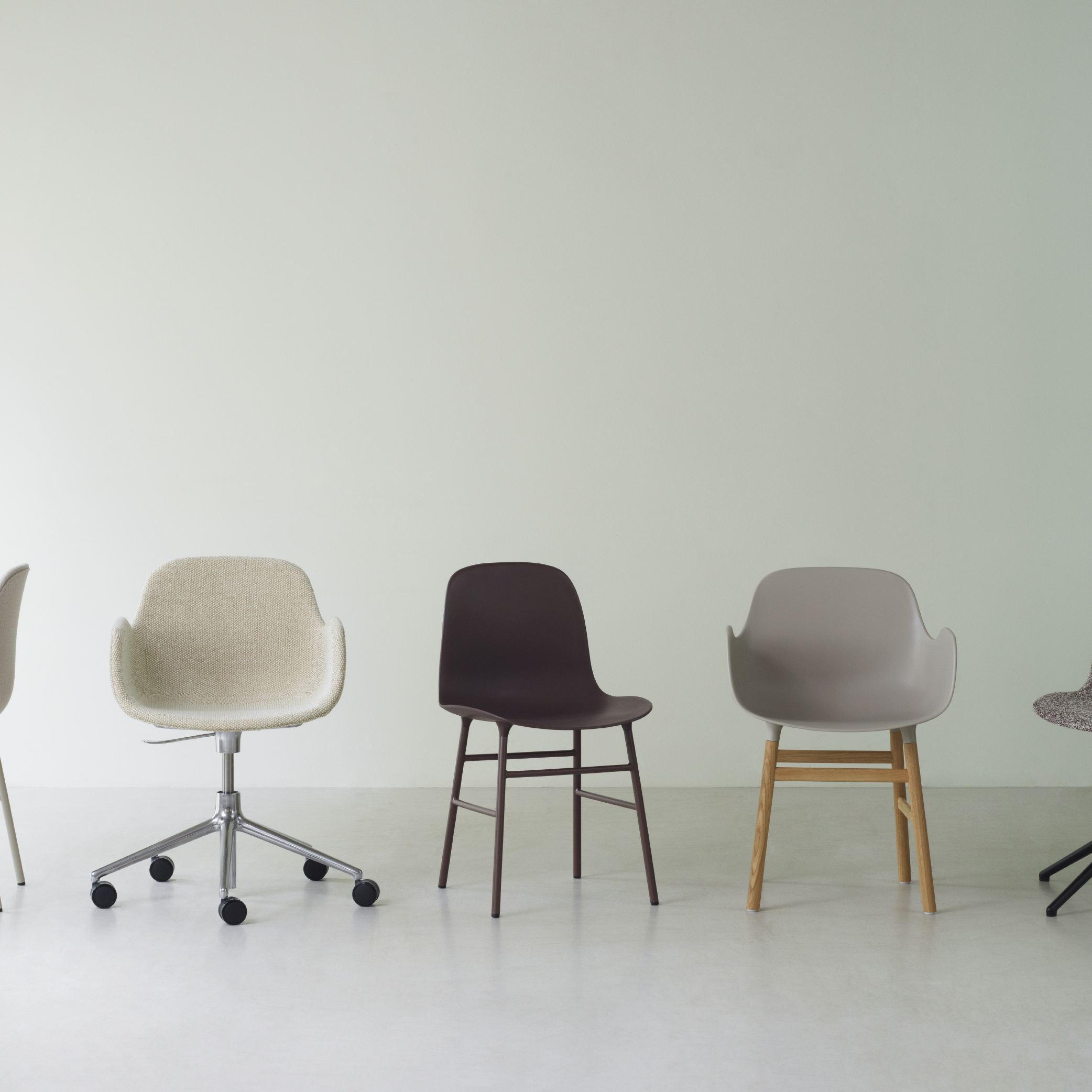 有型 / 鋼腳扶手椅 by normann Copenhagen