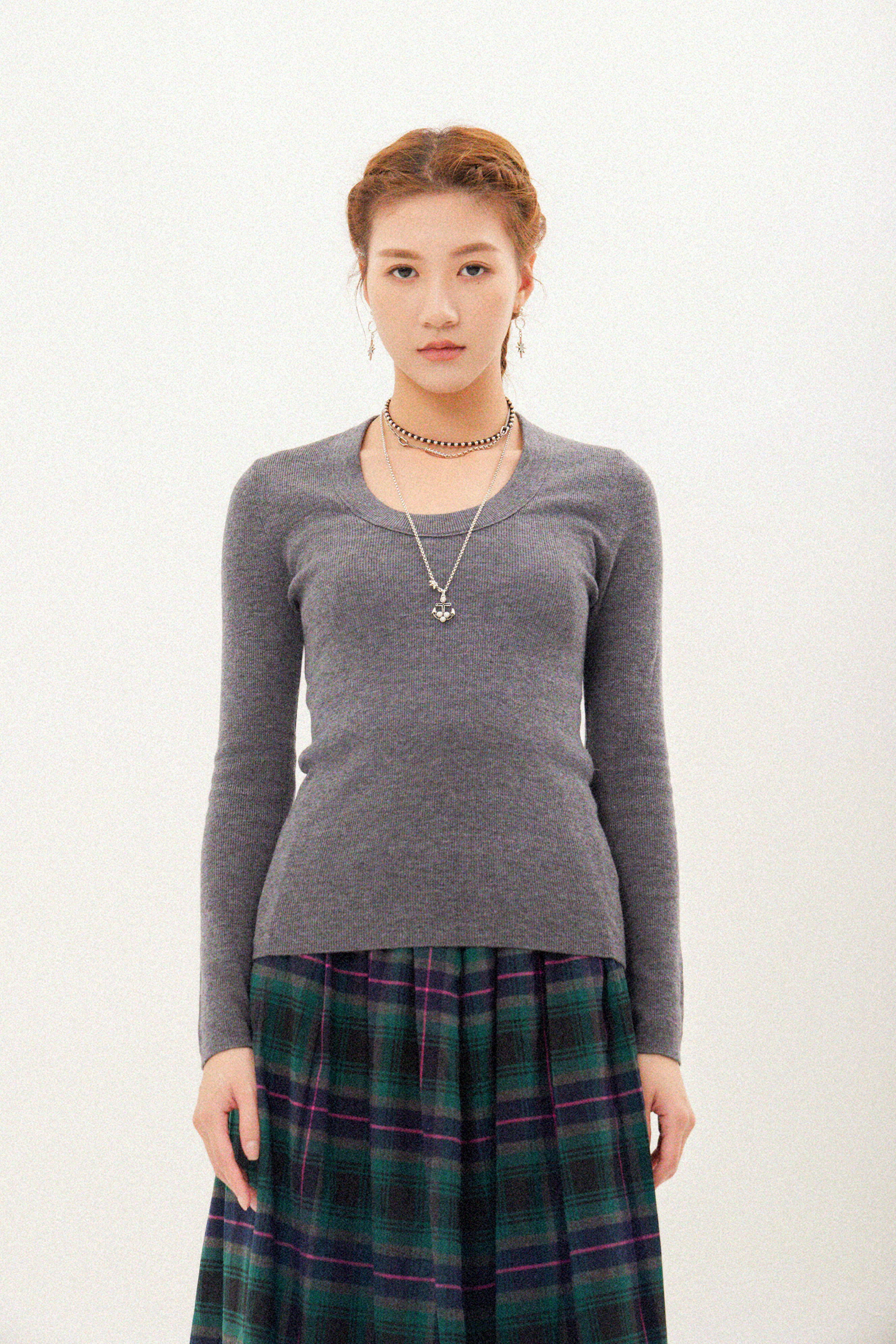 修身U領薄針織上衣（現貨款式）