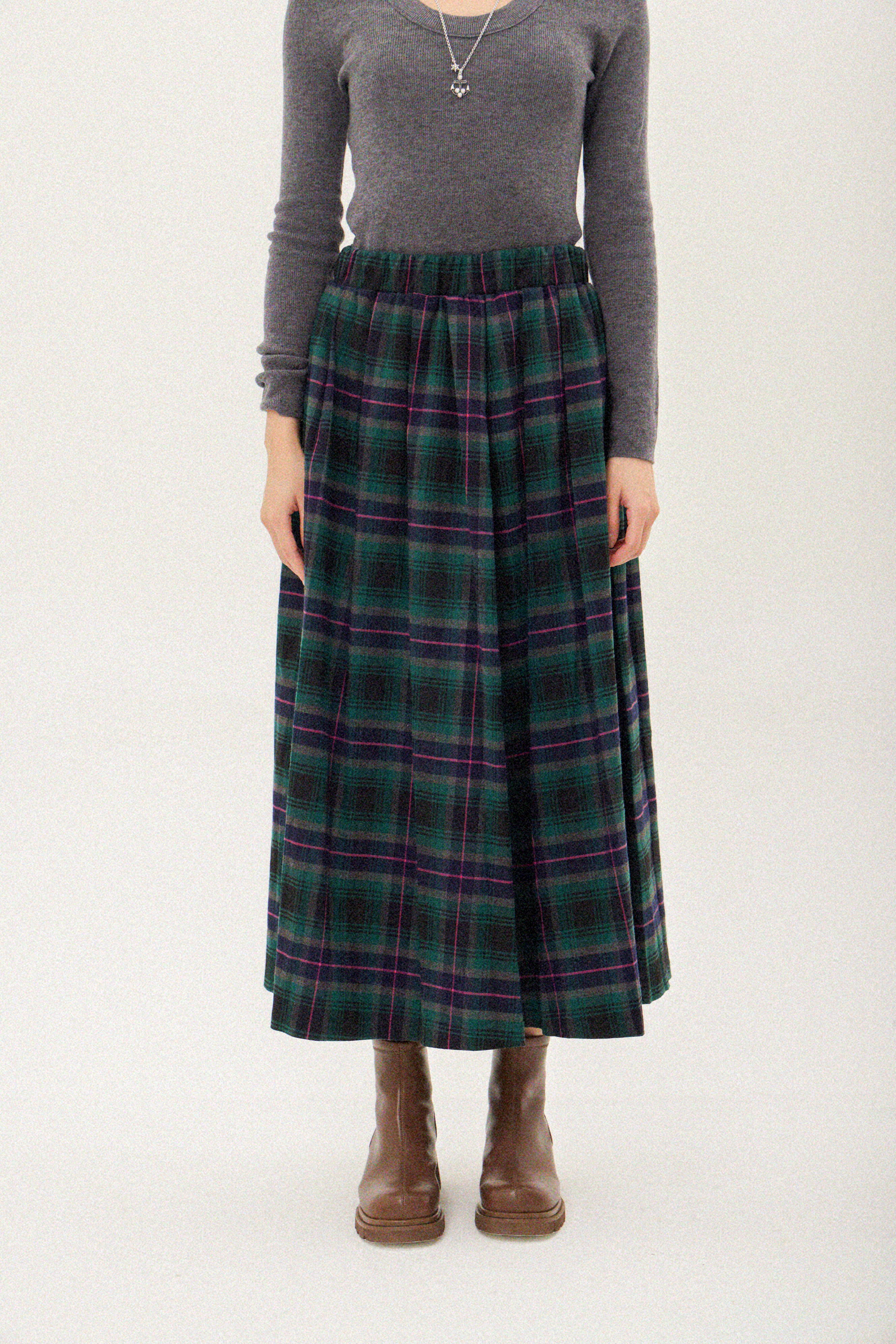 格仔法蘭絨半截傘裙（現貨款式）