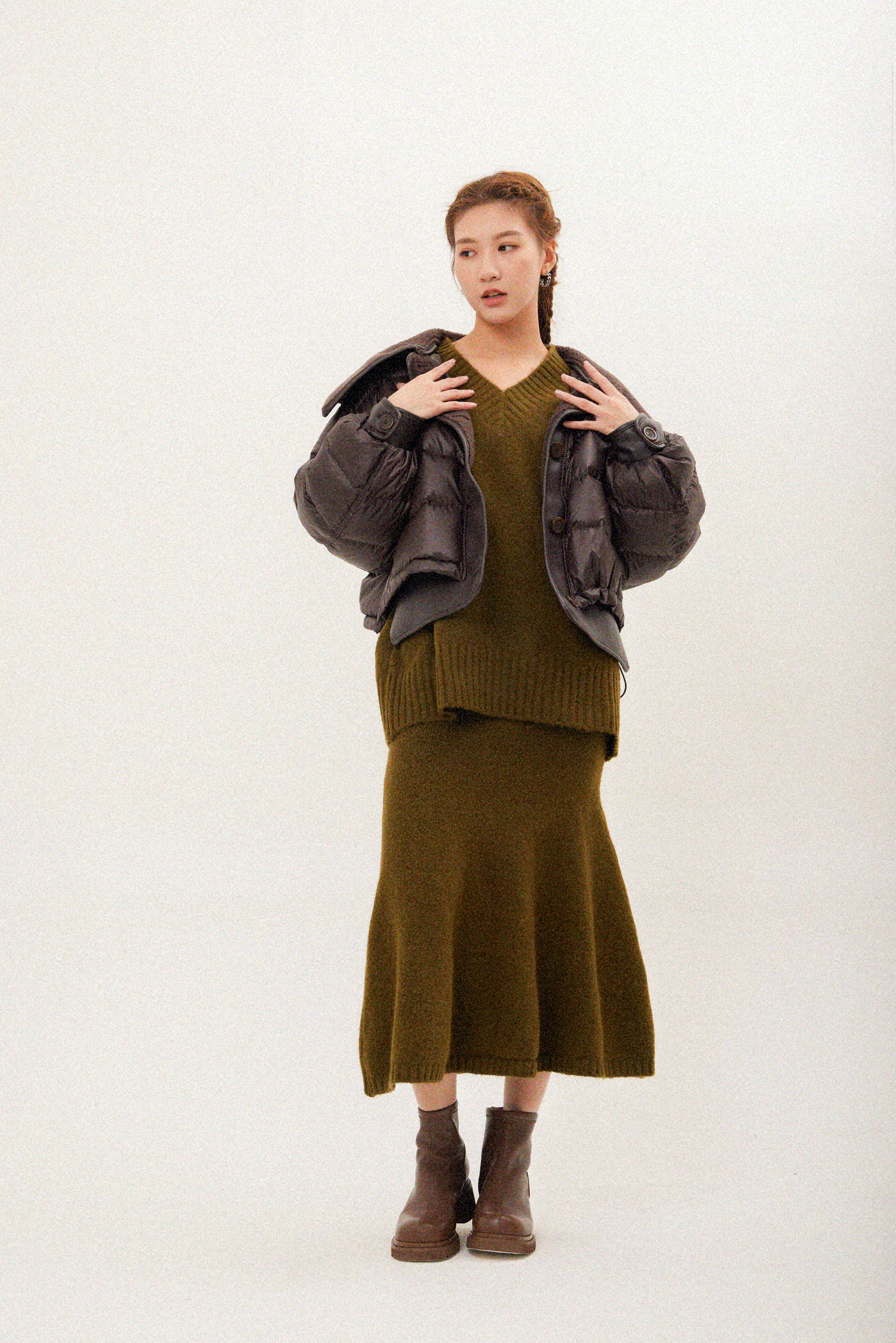 V領套頭冷衫+半截魚尾冷裙套裝（現貨款式）