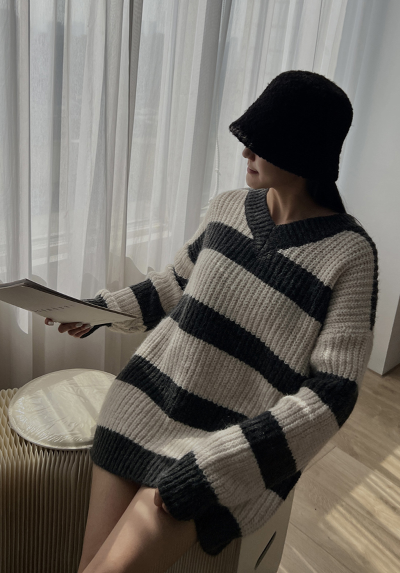 V領條紋針織上衣*2色