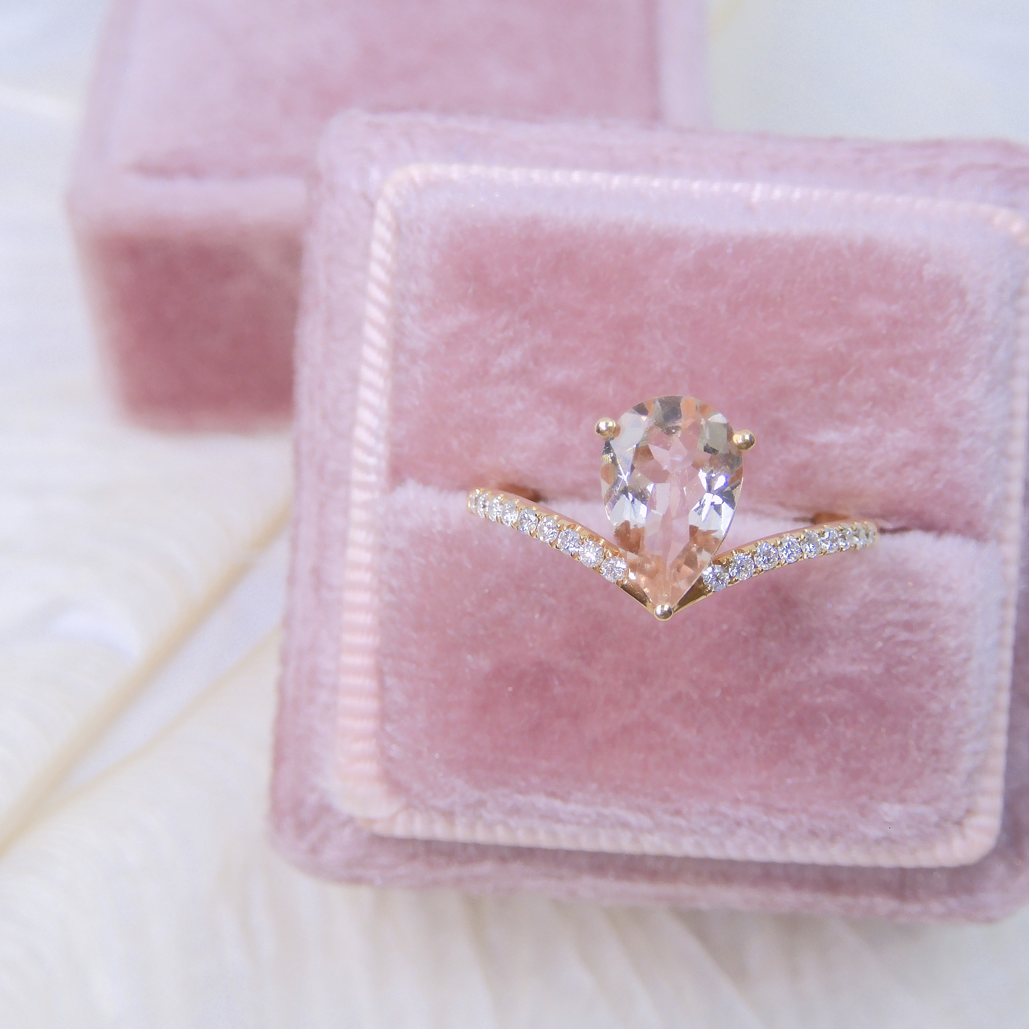 18K金 0.9ct 摩根石戒指