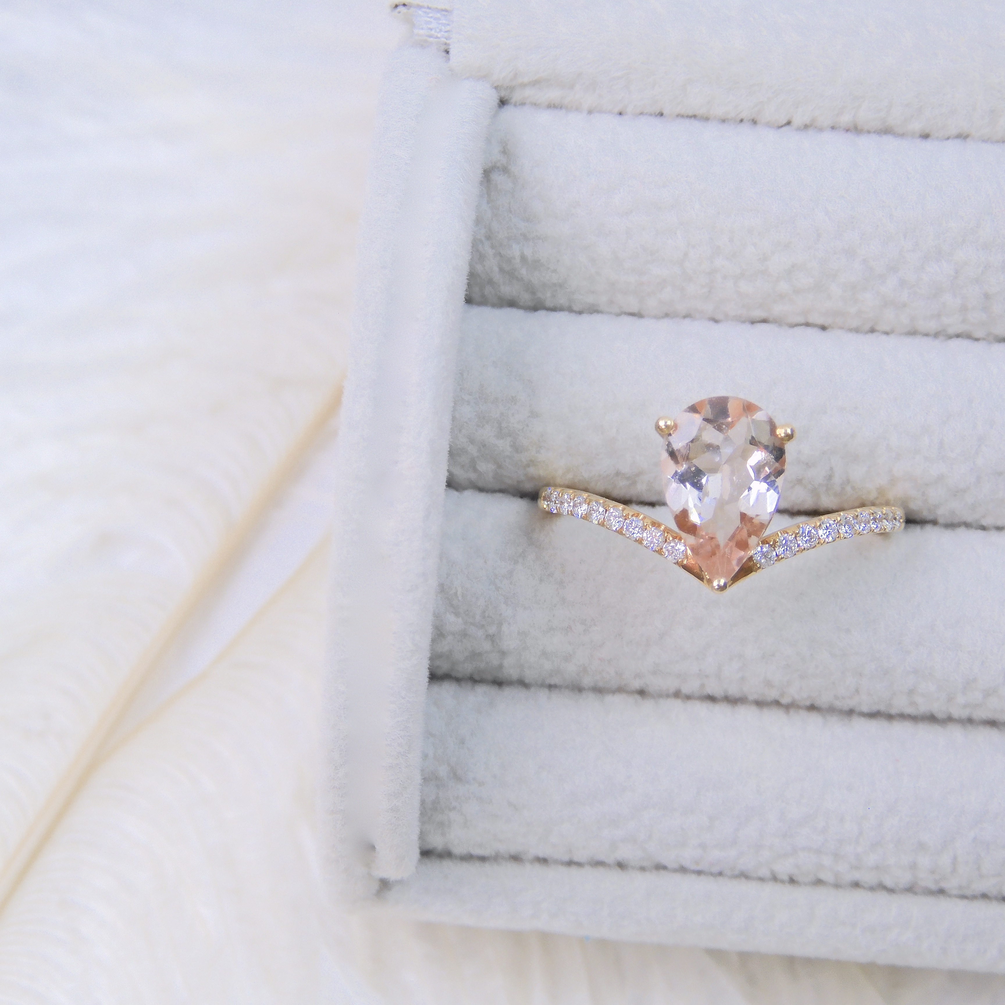 18K金 0.9ct 摩根石戒指