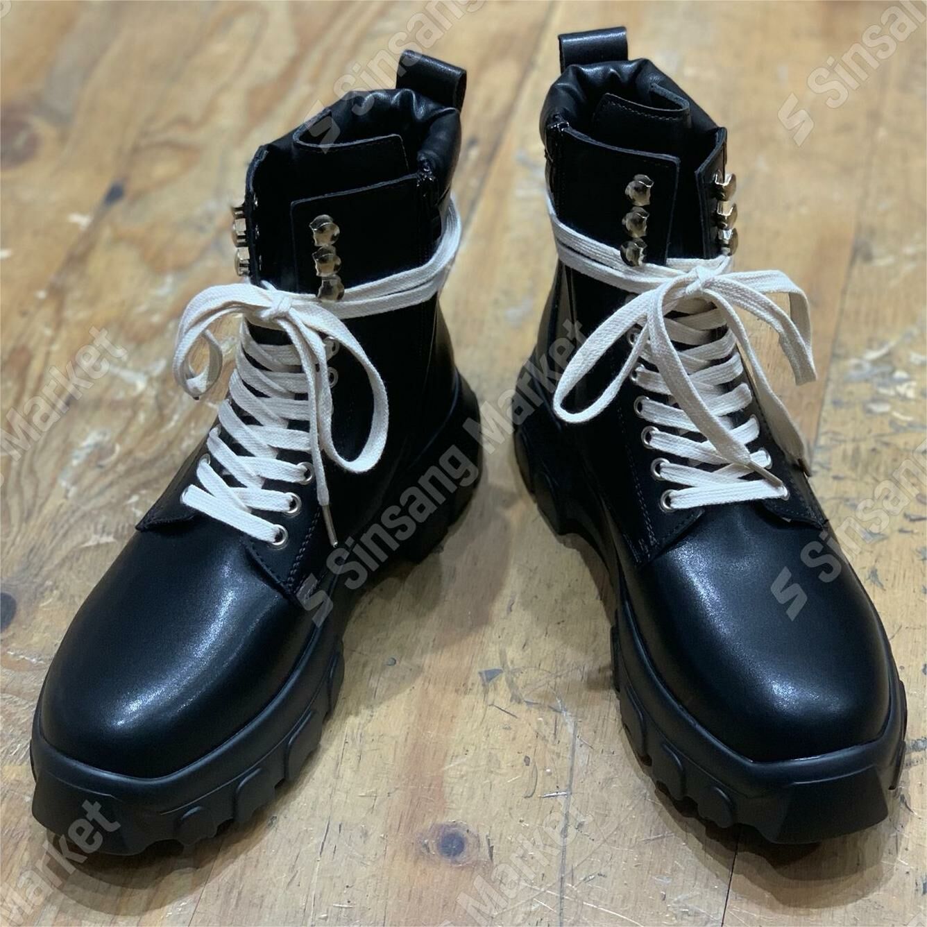 壓花粗底黑色高筒靴