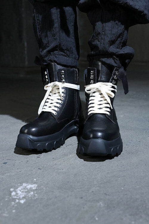 壓花粗底黑色高筒靴