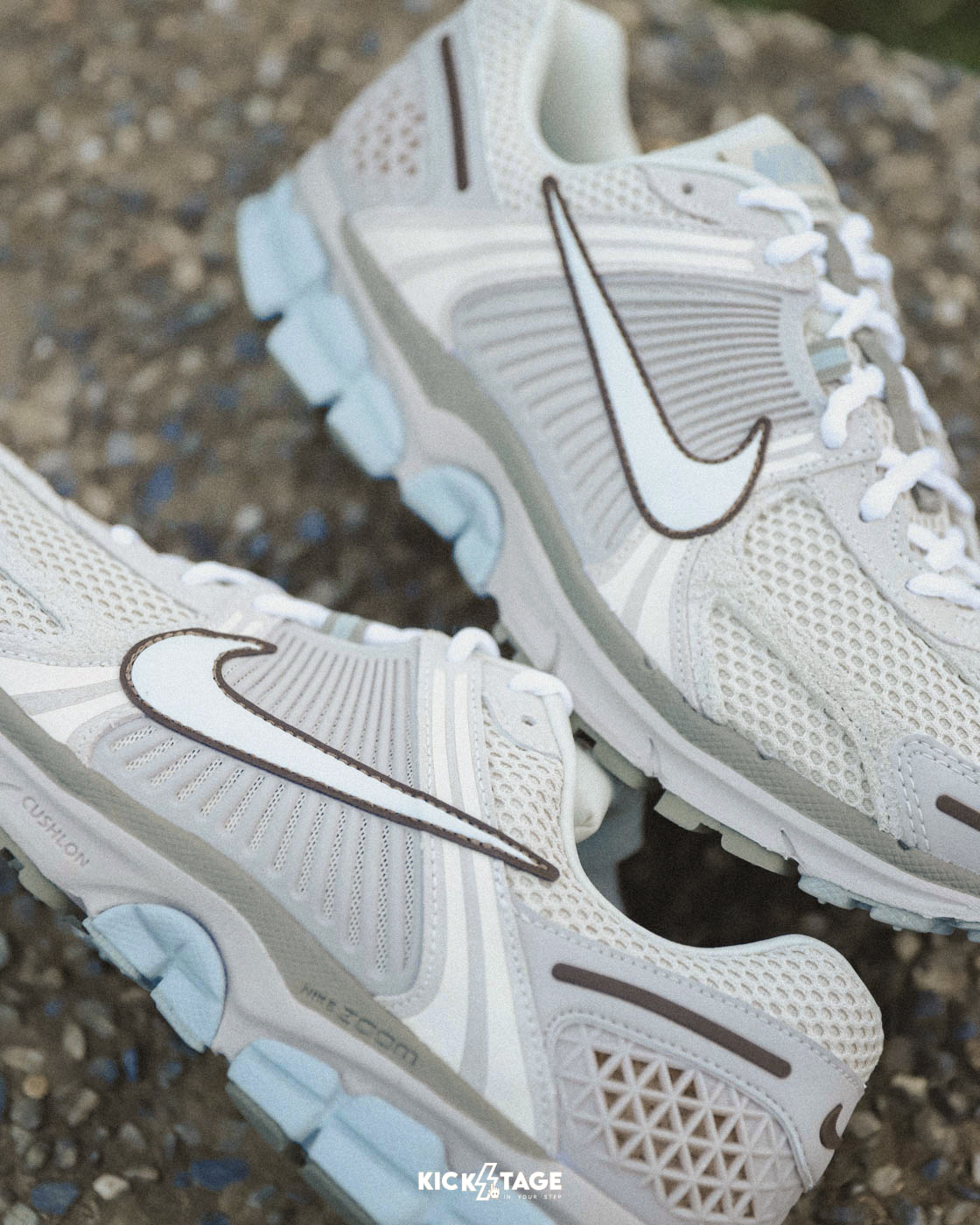 男鞋 NIKE ZOOM VOMERO 5 “LIGHT OREWOOD BROWN”  燕麥灰藍 反光 北卡藍 水藍 復古慢跑鞋【FZ3653-104】VMO5