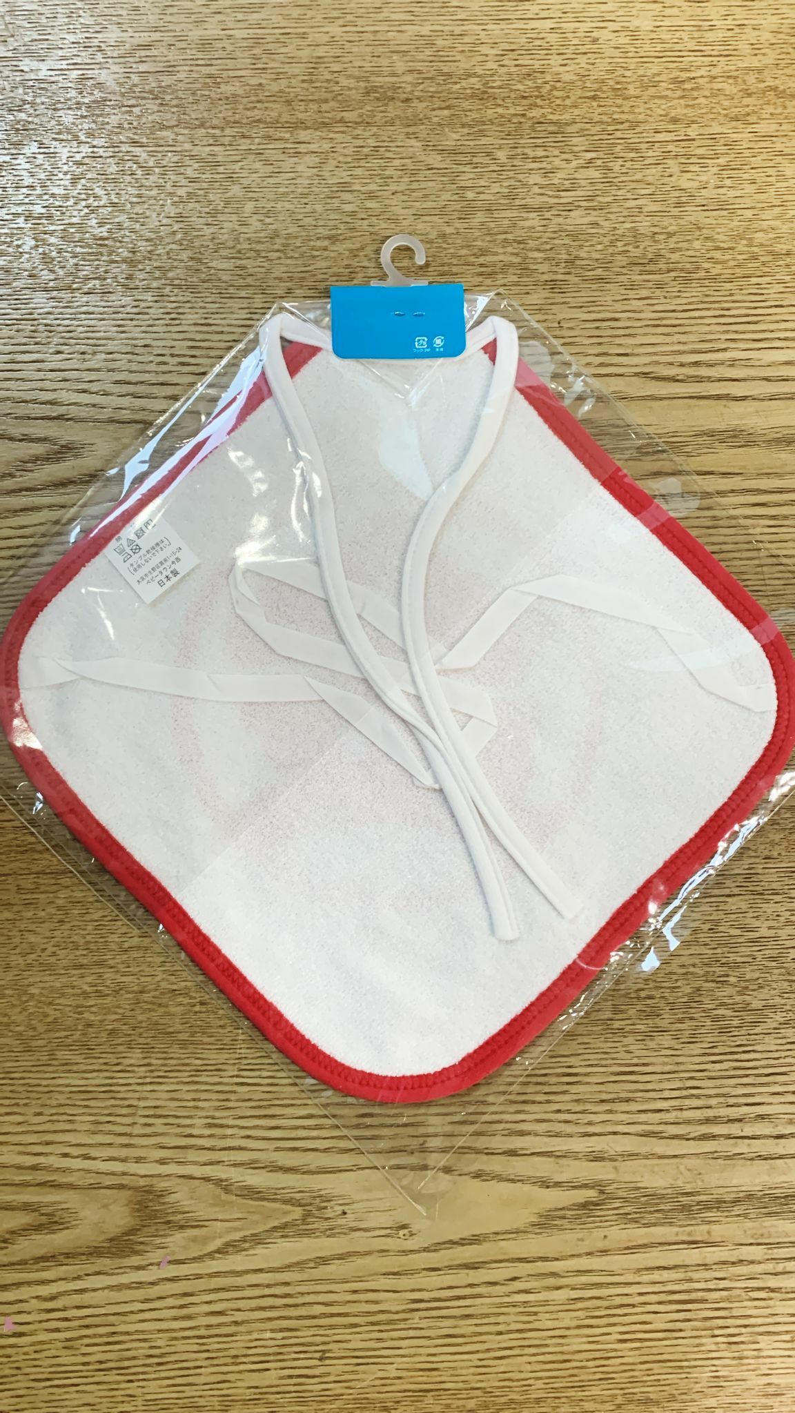 日本製丸金口水肩-紅色