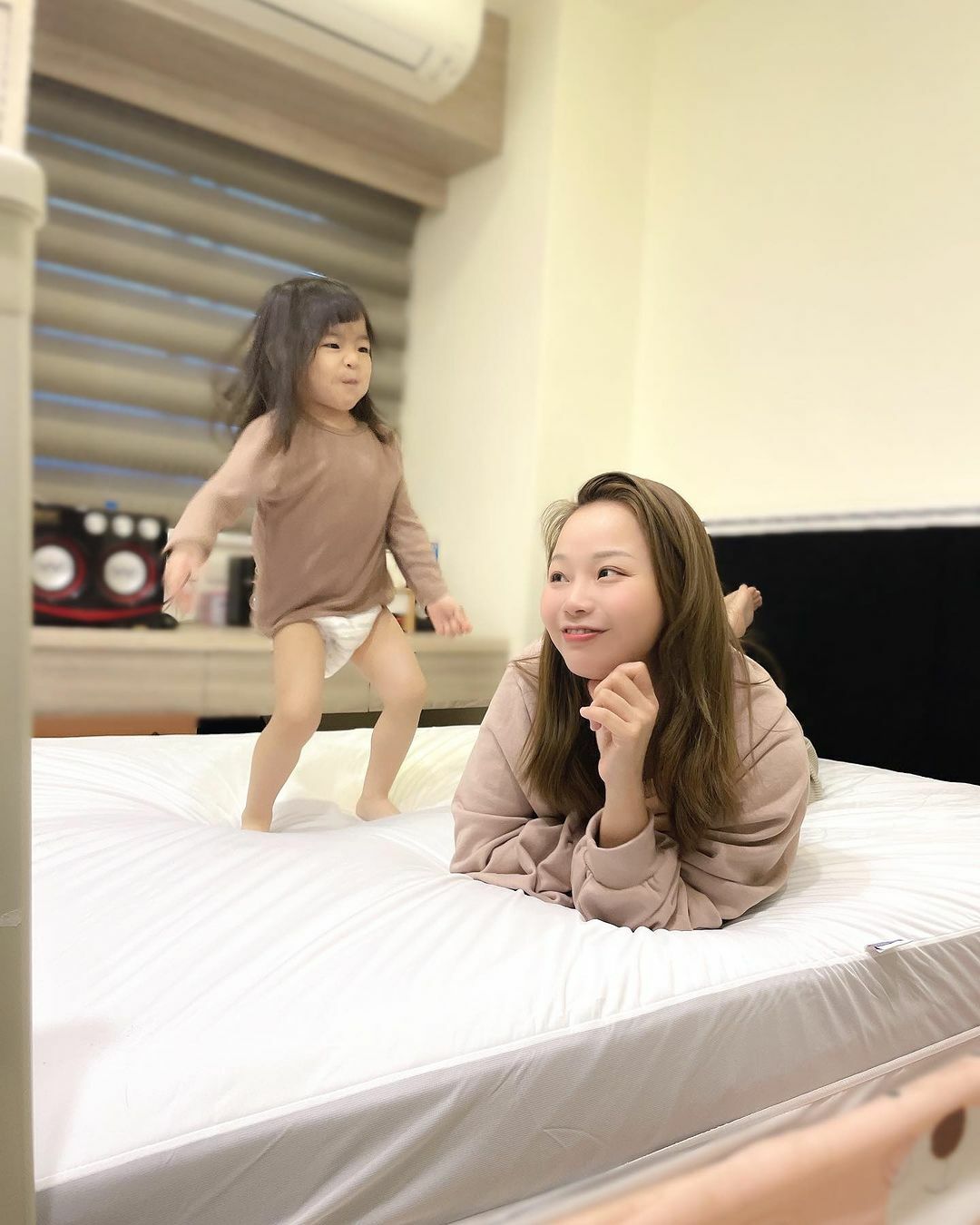 小孩跳阿跳也不會跑掉的寢之堡床包式保潔墊