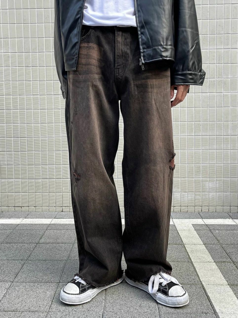 洗水破洞鬆身牛仔褲 J698