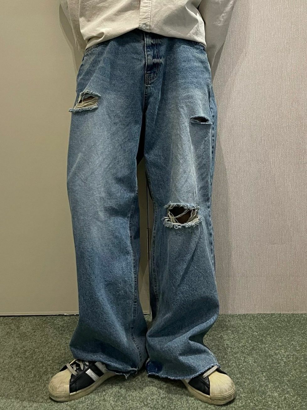 洗水破洞鬆身牛仔褲 J690