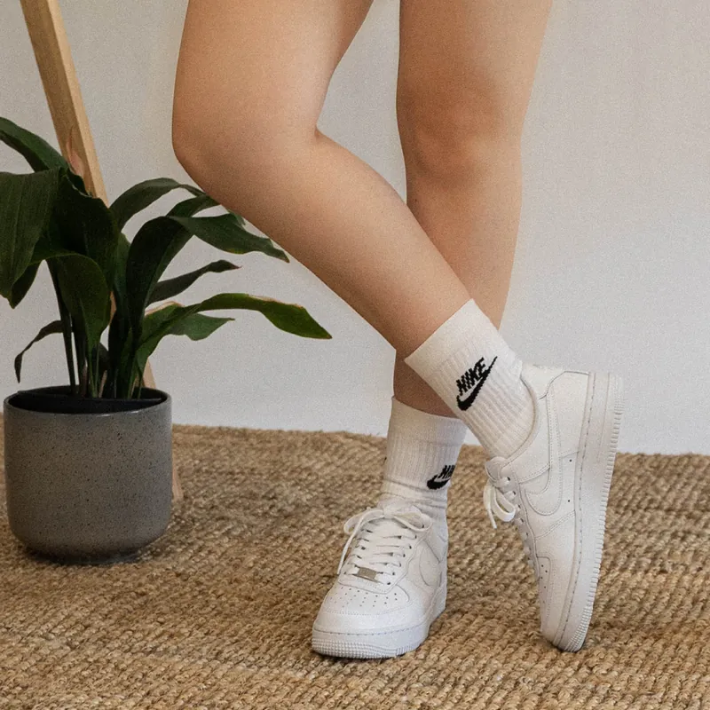 NIKE AIR FORCE 1 LE 大童 全白 [售完即止!]