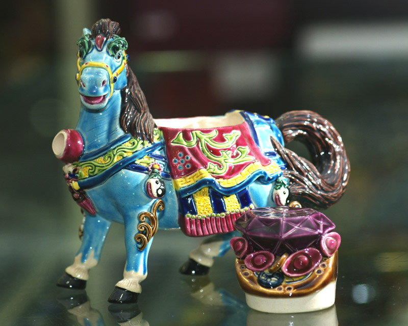 台灣國寶交趾陶｜居家開運商品 十二生肖茶壺 馬