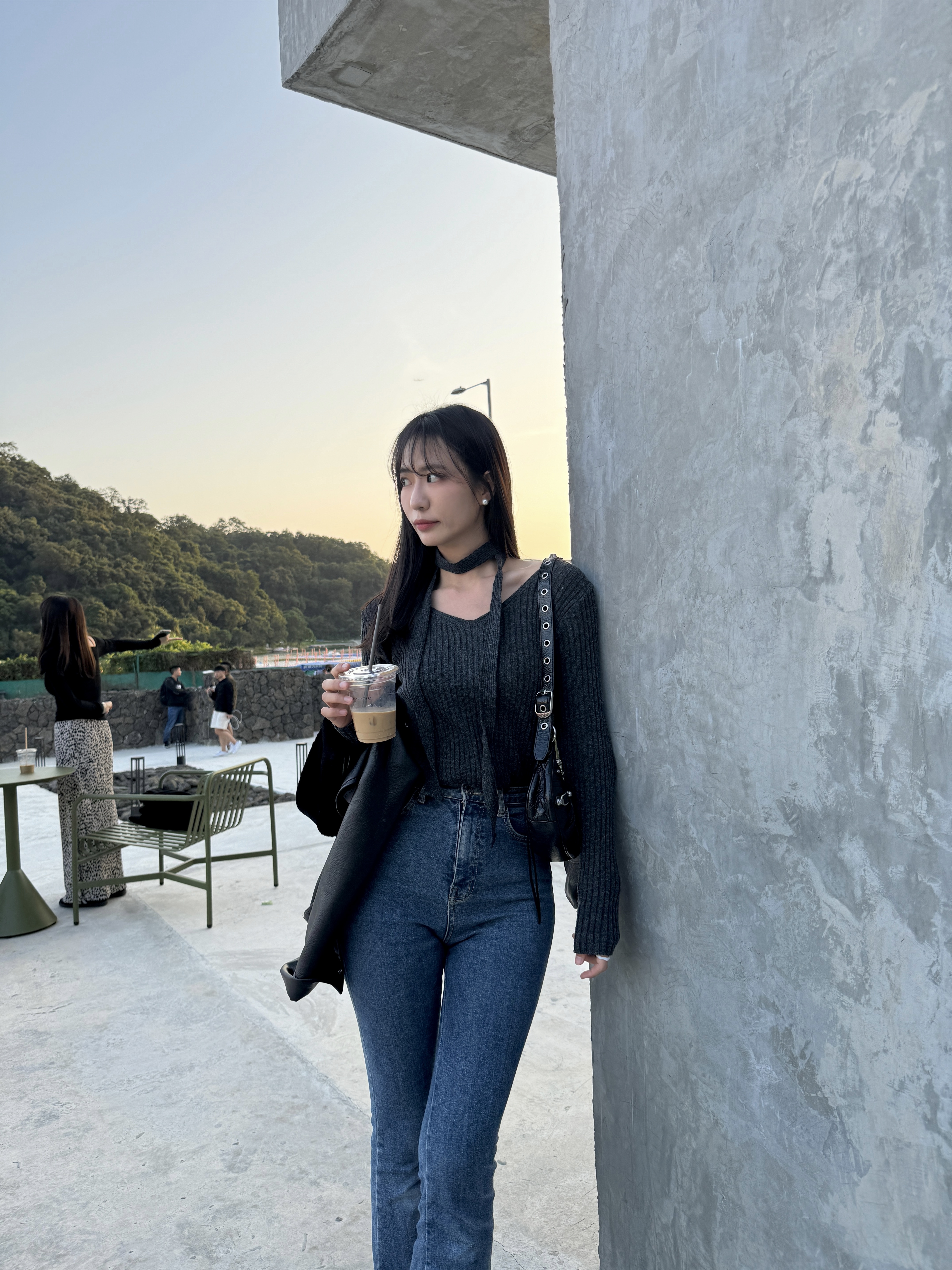 (現貨) 掛頸V領直紋針織上衣 T1123 (深灰)