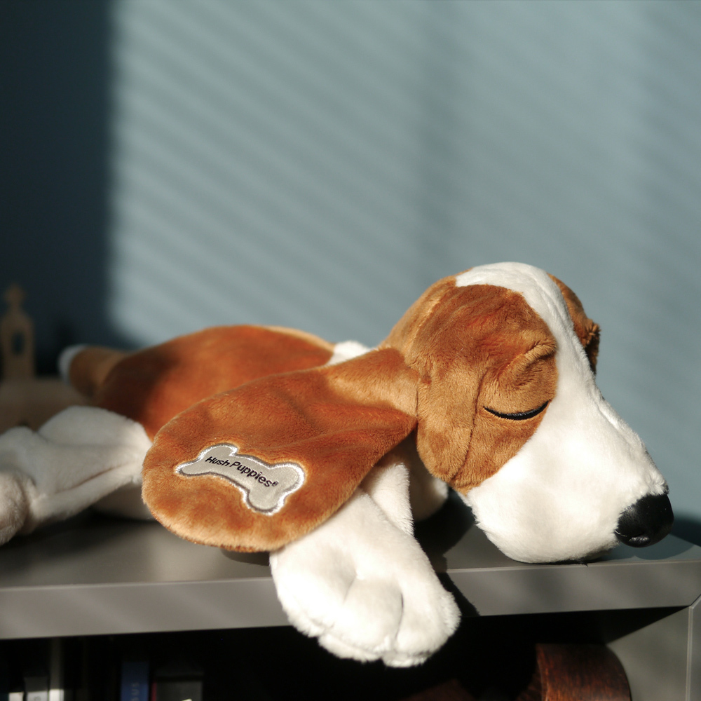 12" 熟睡巴吉度玩偶