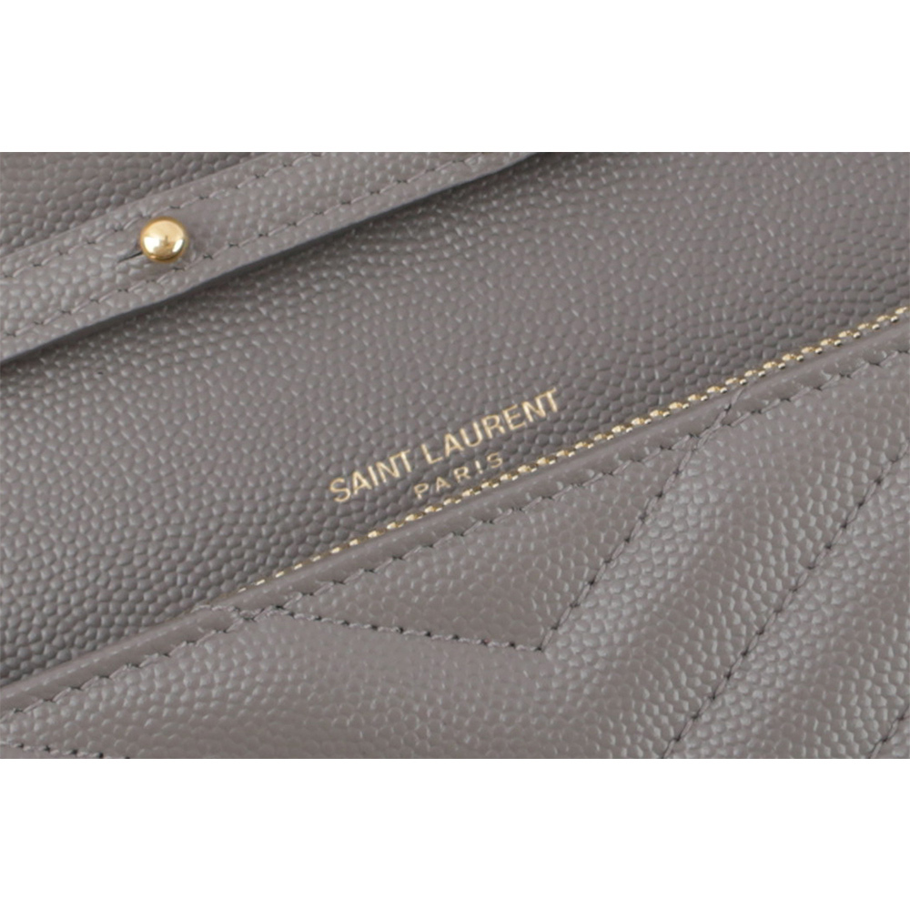 【YSL/Saint Laurent Paris】V紋荔枝皮金色LOGO WOC 斜背包(霧灰色) 377828 BOW0J 1202