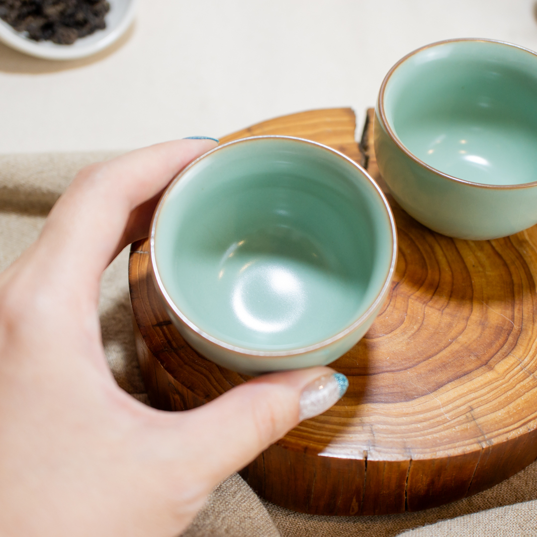 梅子綠汝窯半圓杯