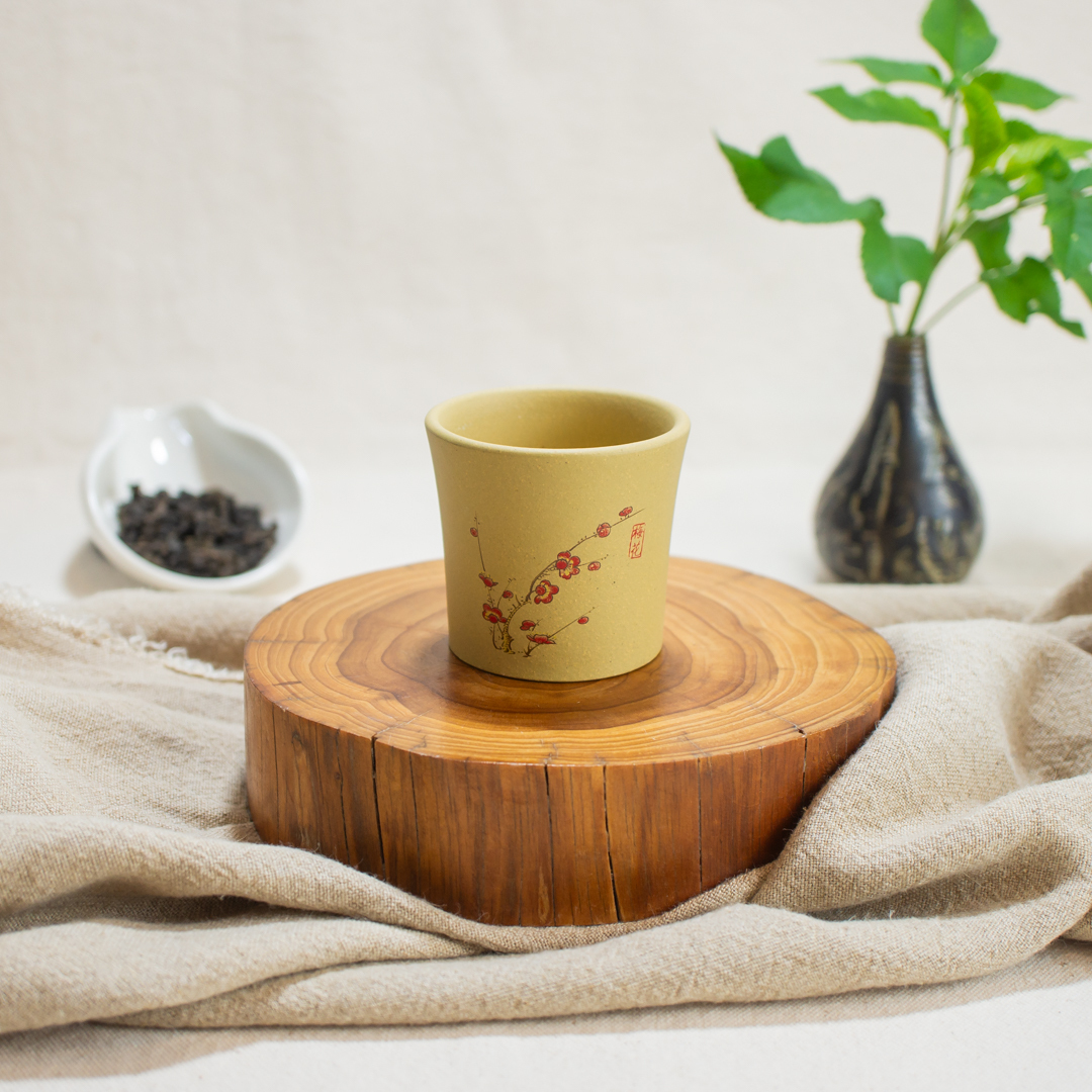 緞泥調砂梅花紫砂茶杯