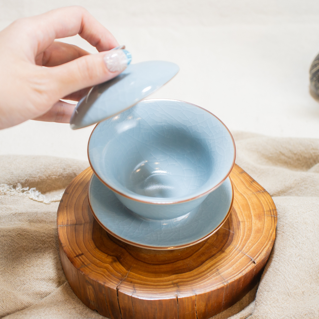 中国　汝窯　天青釉　茶入　茶壷　蓋・仕覆付　時代箱　M　R4570 中国 汝窯 天青釉 茶入 茶壷 蓋・仕覆付 時代箱 M R4570