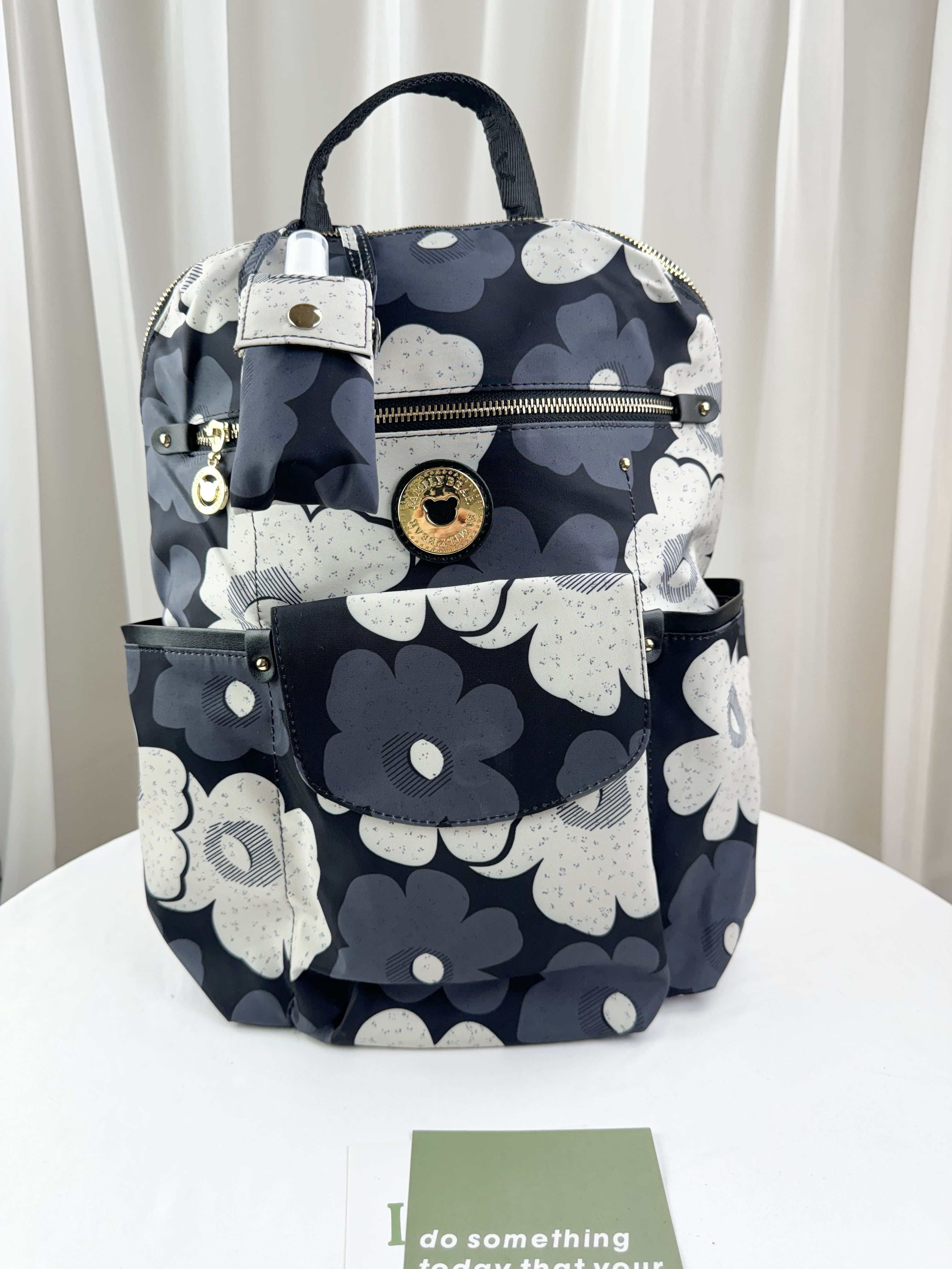 FamilyBear 藍白花朵防潑水後背包 #2559