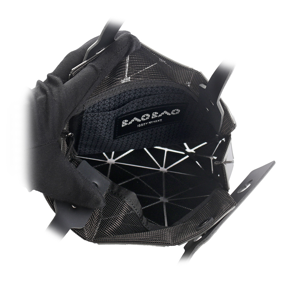 【ISSEY MIYAKE三宅一生】BAO BAO CARAT 3X3 亮面手提小方盒(鐵灰色) AG610 94