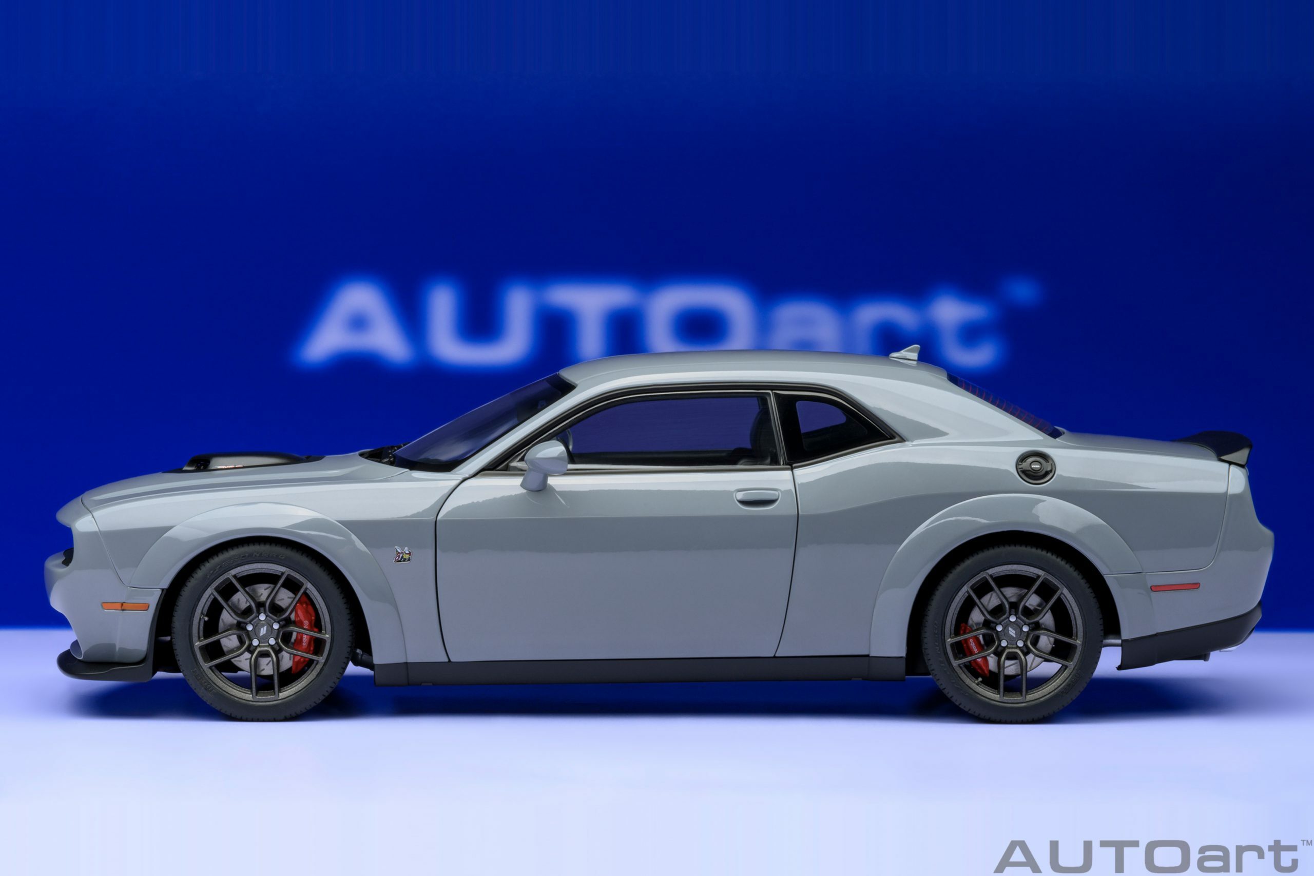 1/18 AUTOART Dodge Challenger R/T Scat Pack Shaker Widebody 2022 (Smoke Show) (71774)