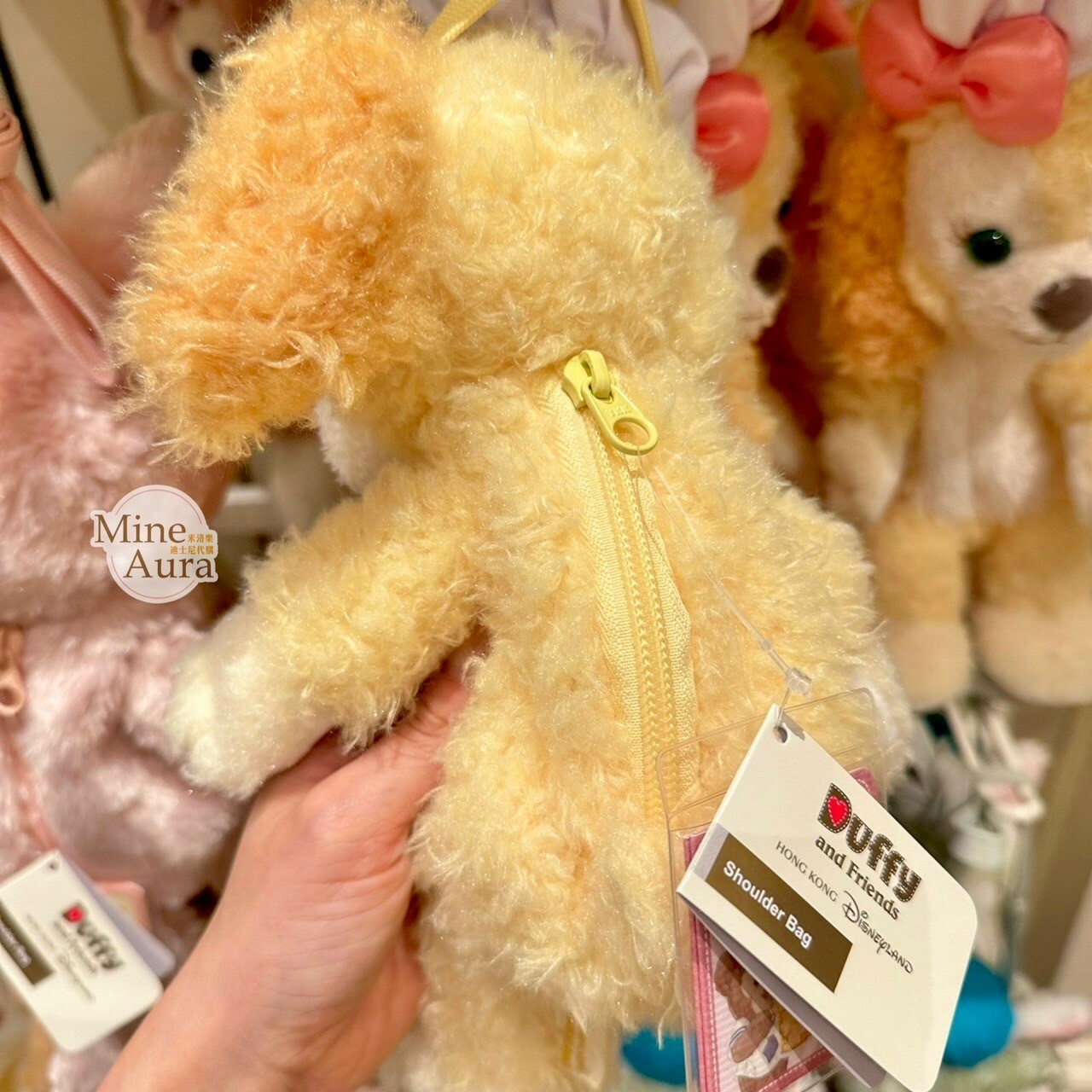 可琦安 餅乾 CookieAnn 側姿 絨毛娃娃玩偶設計 斜背 小包 -香港迪士尼樂園