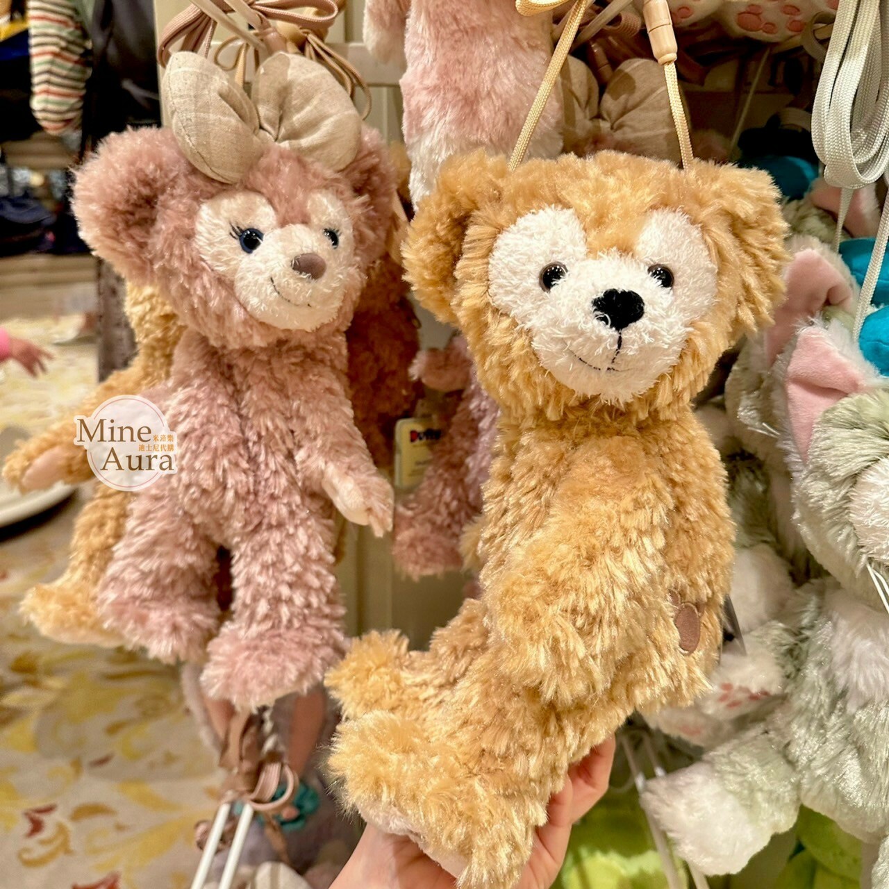 達菲 Duffy 側姿 絨毛娃娃玩偶設計 斜背 小包 -香港迪士尼樂園