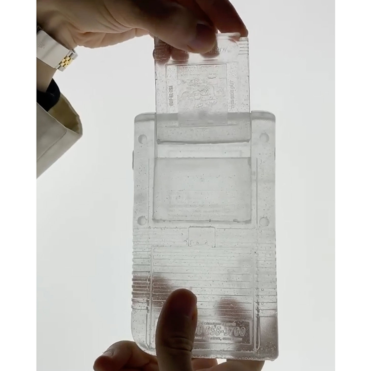 Daniel Arsham Crystal Relic 002 Game Boy 雕塑