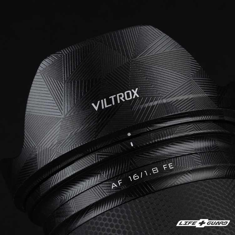 LIFE+GUARD Viltrox AF 16mm F1.8 貼膜質感特寫，LIFE+GUARD 設計風格