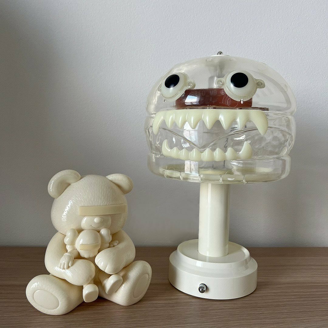 🇯🇵 UNDERCOVER X Medicom Toy HAMBURGER LAMP 漢堡燈原色黑色