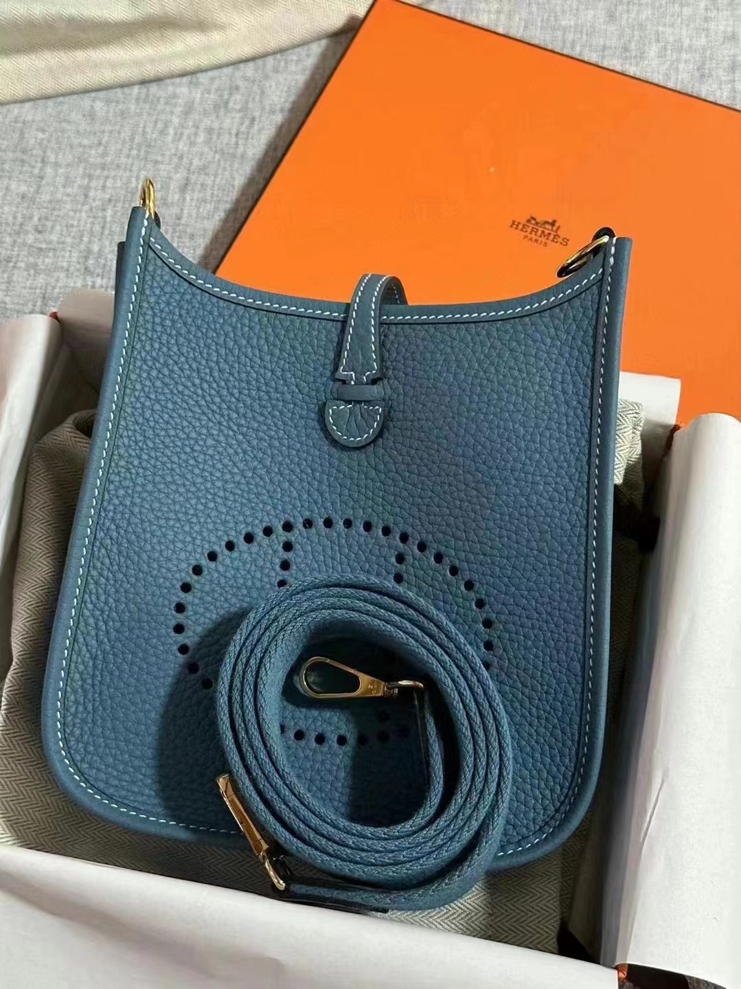 Hermes mini Evelyne 牛仔藍金扣 -M