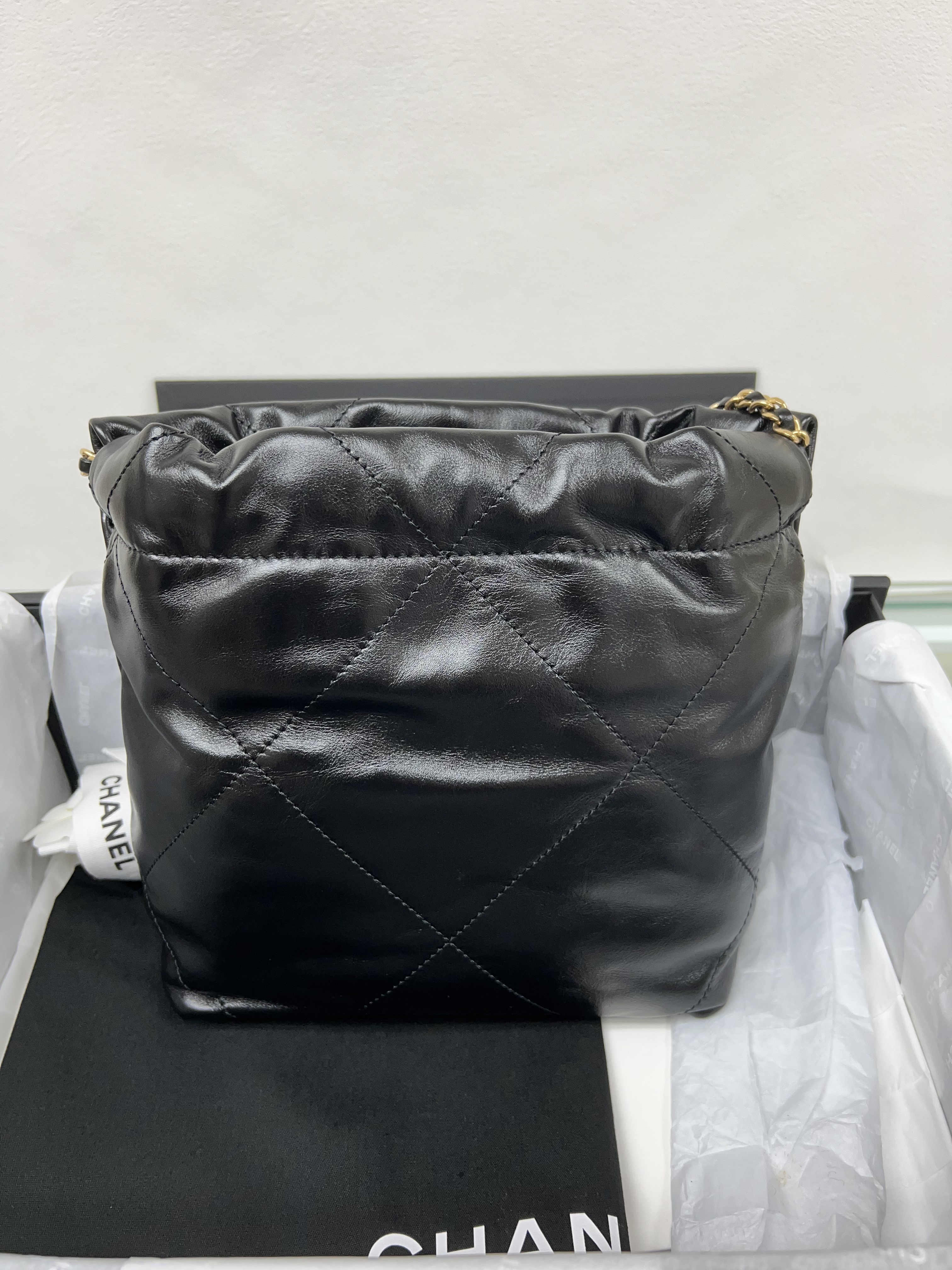 *Unused* Chanel 22 bag mini (black)