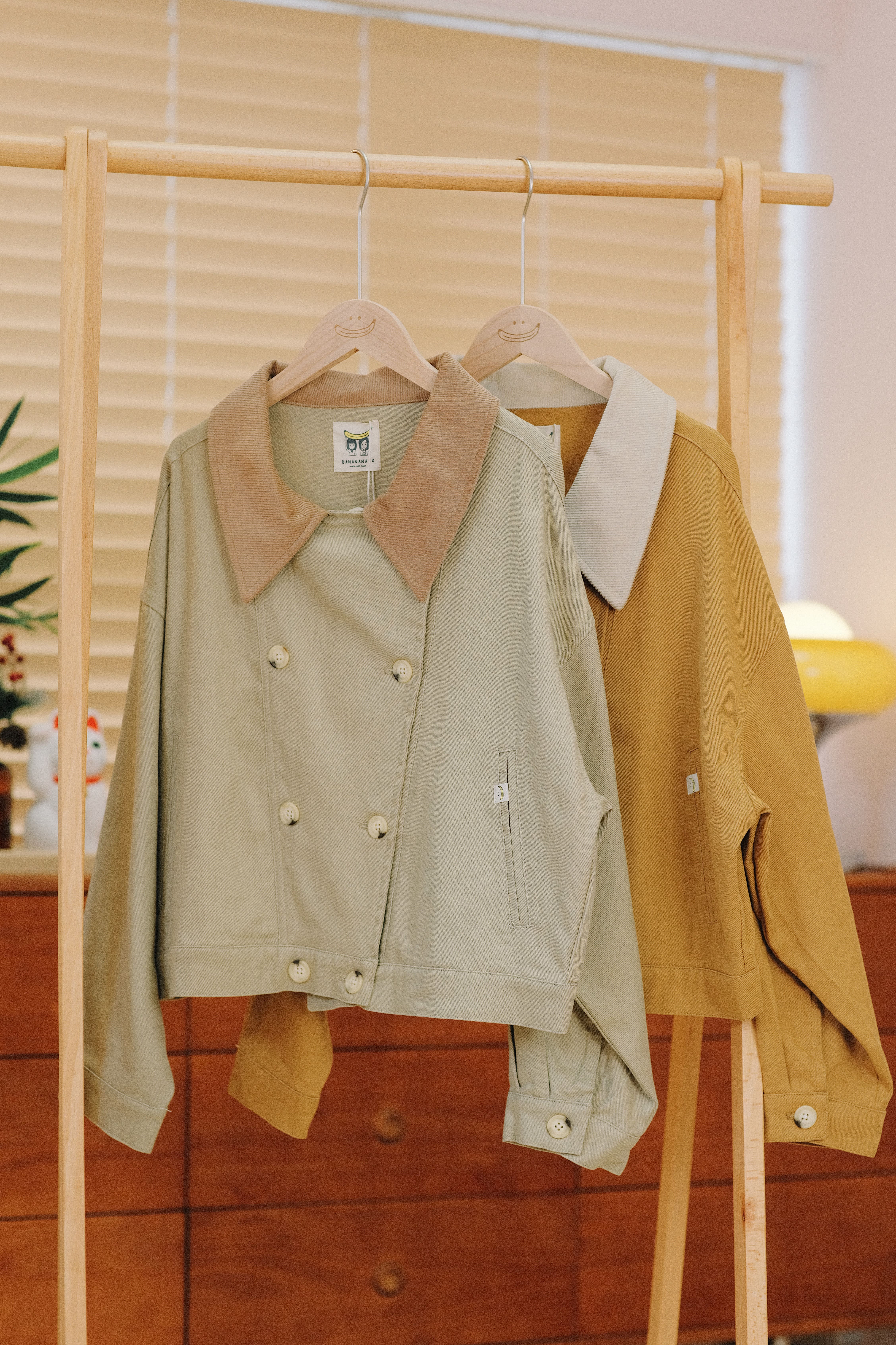 兩色／雙鈕燈芯絨短款外套／Double Button Corduroy Jacket