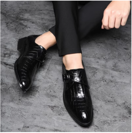 Casual leather shoes (crocodile pattern)