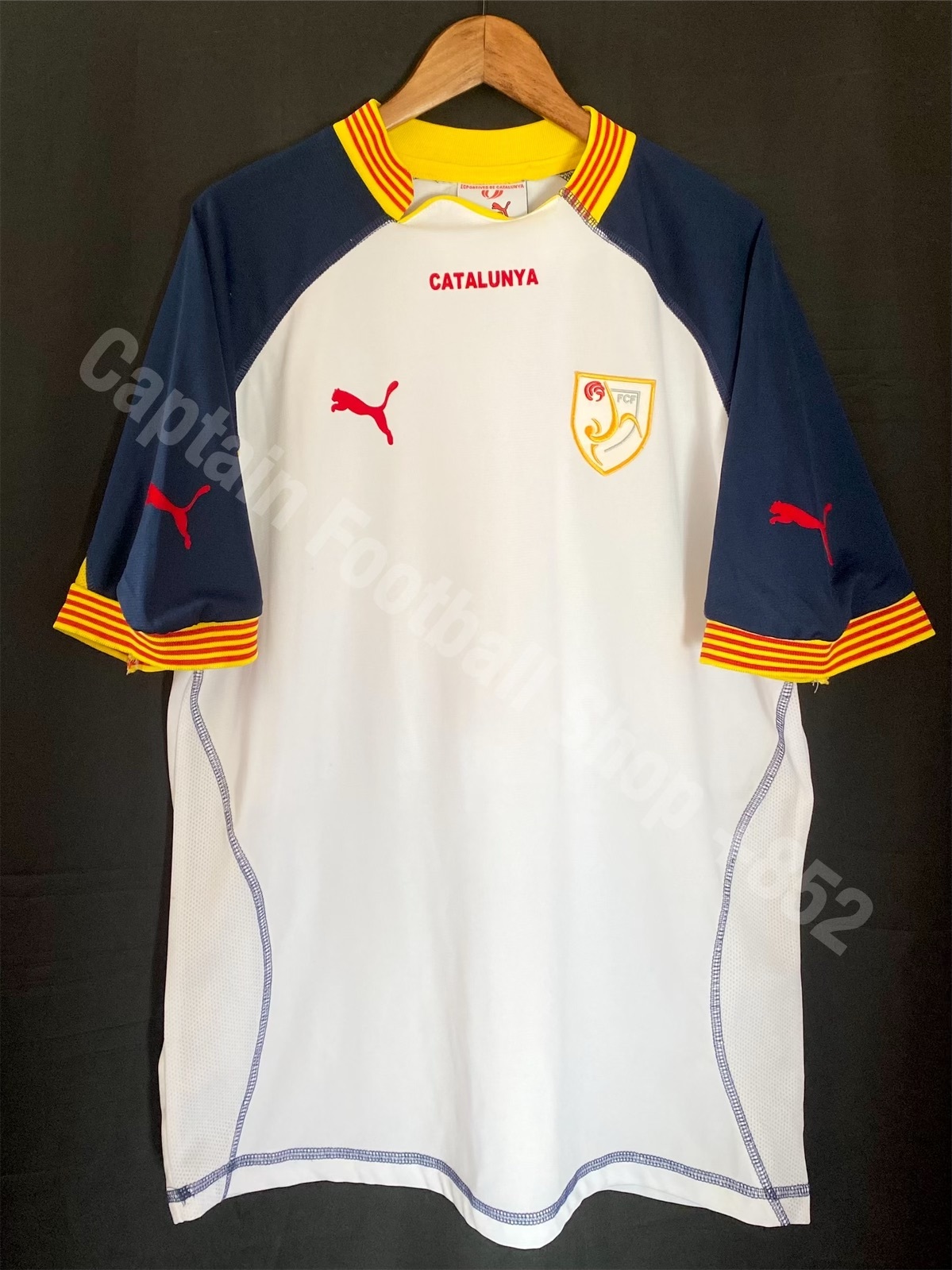 Catalunya Football Team 2004-2006 Puma Away Shirt #5 PUYOL