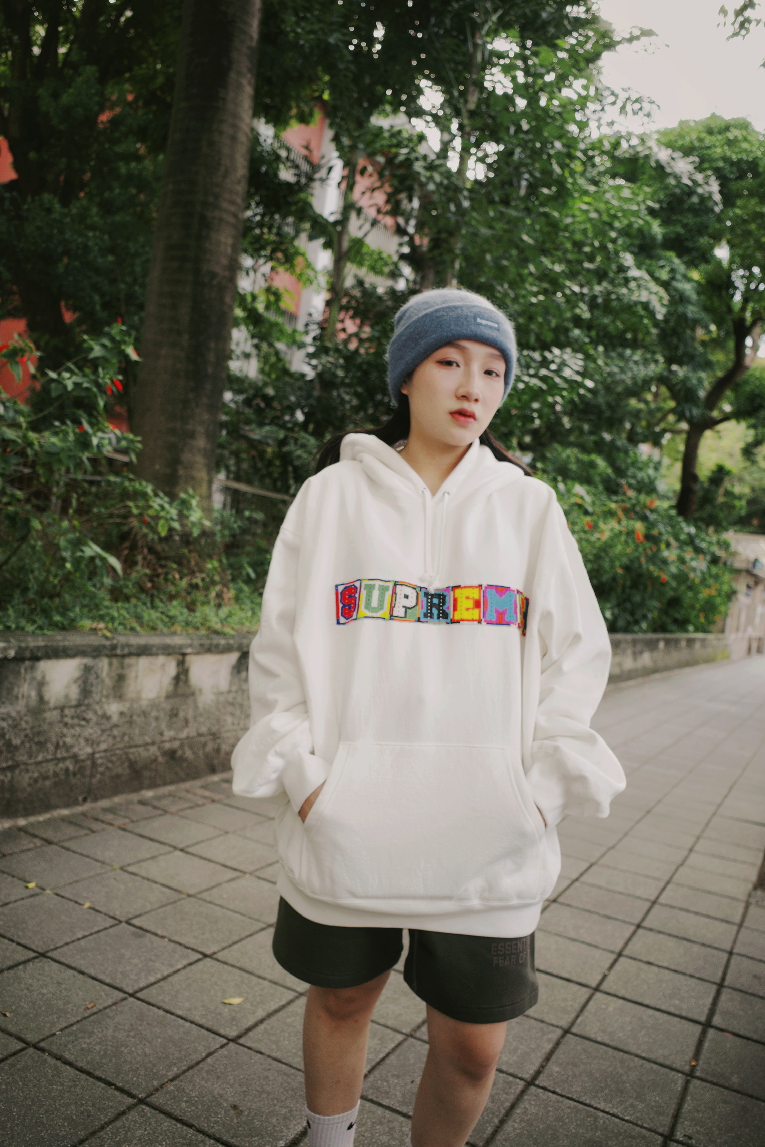 <快速出貨> SUPREME 胸前 方塊字體 帽踢 白