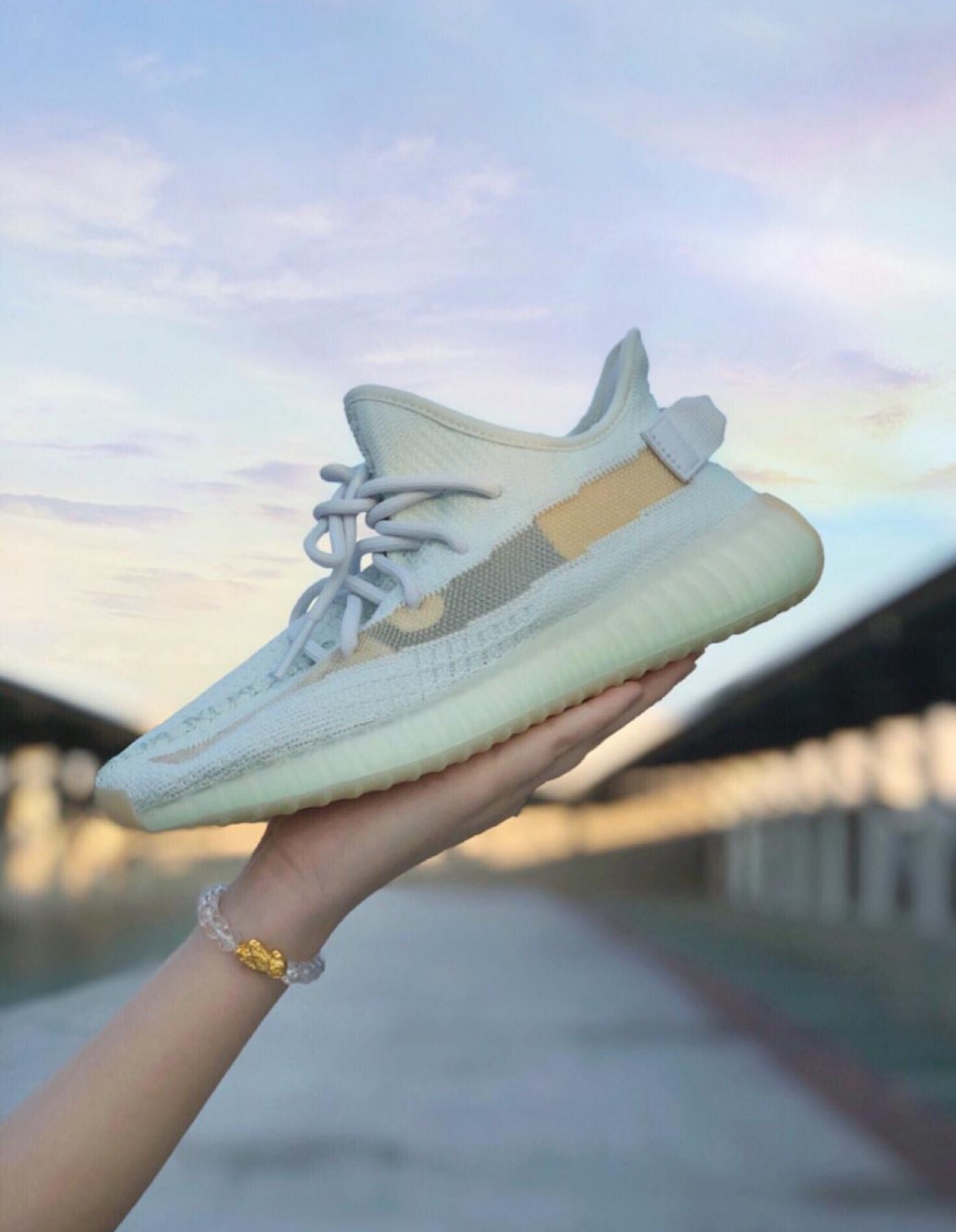 Adidas Yeezy Boost 350 V2 Hyperspace 哈蜜瓜 EG7491